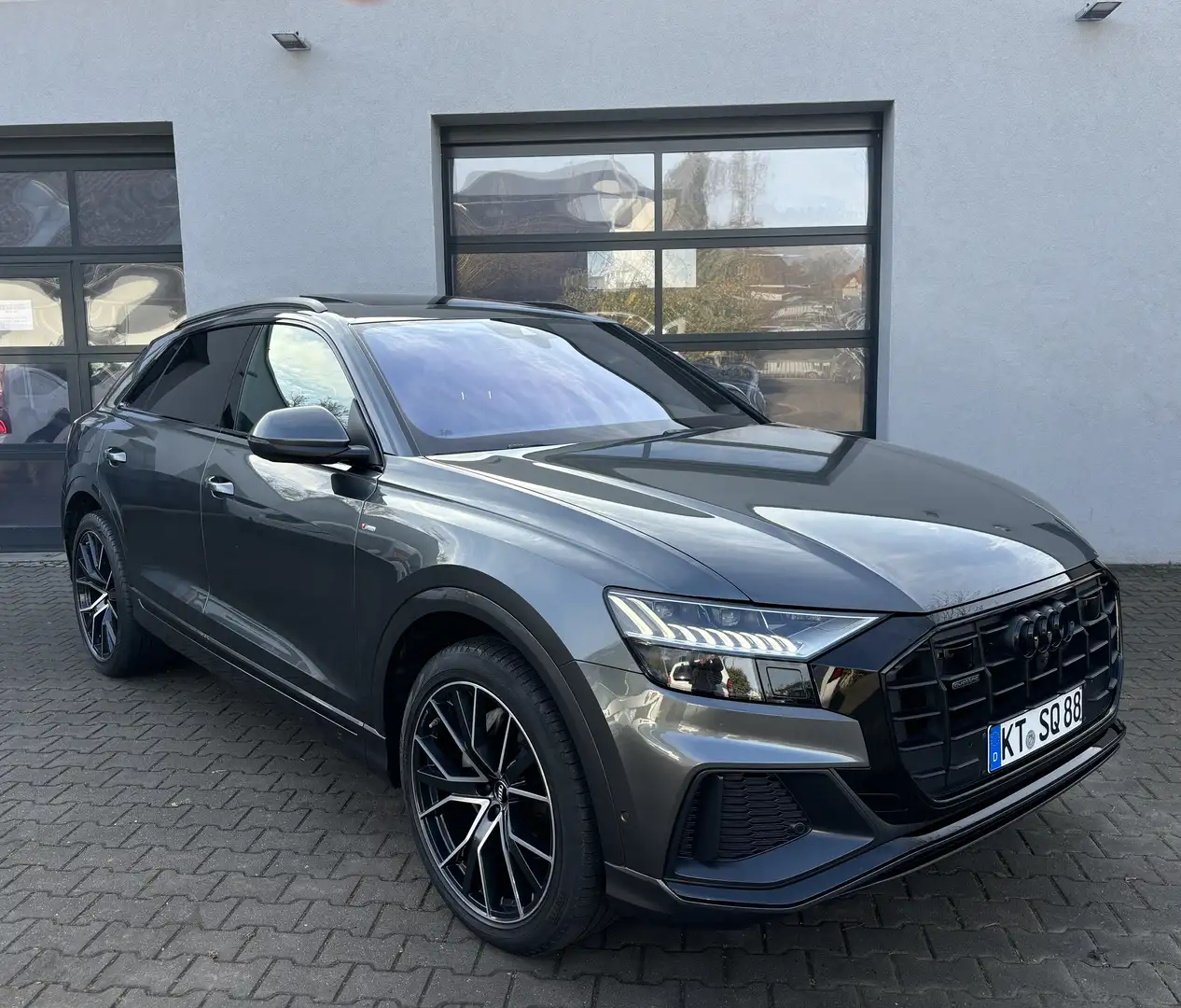 Audi Q8 Q8 50 TDI*SQ8 Optik* Voll*3x S-line*AHK*Kam*Luft Grau - 1
