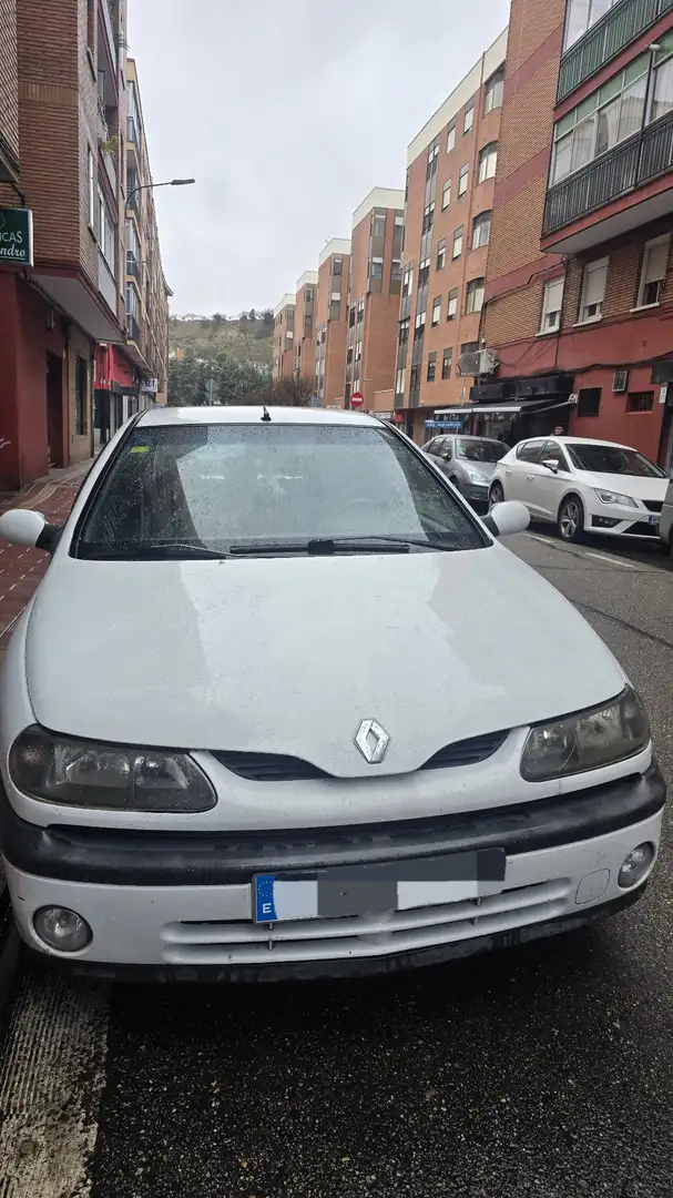 Renault Laguna 1.6 RT - 1