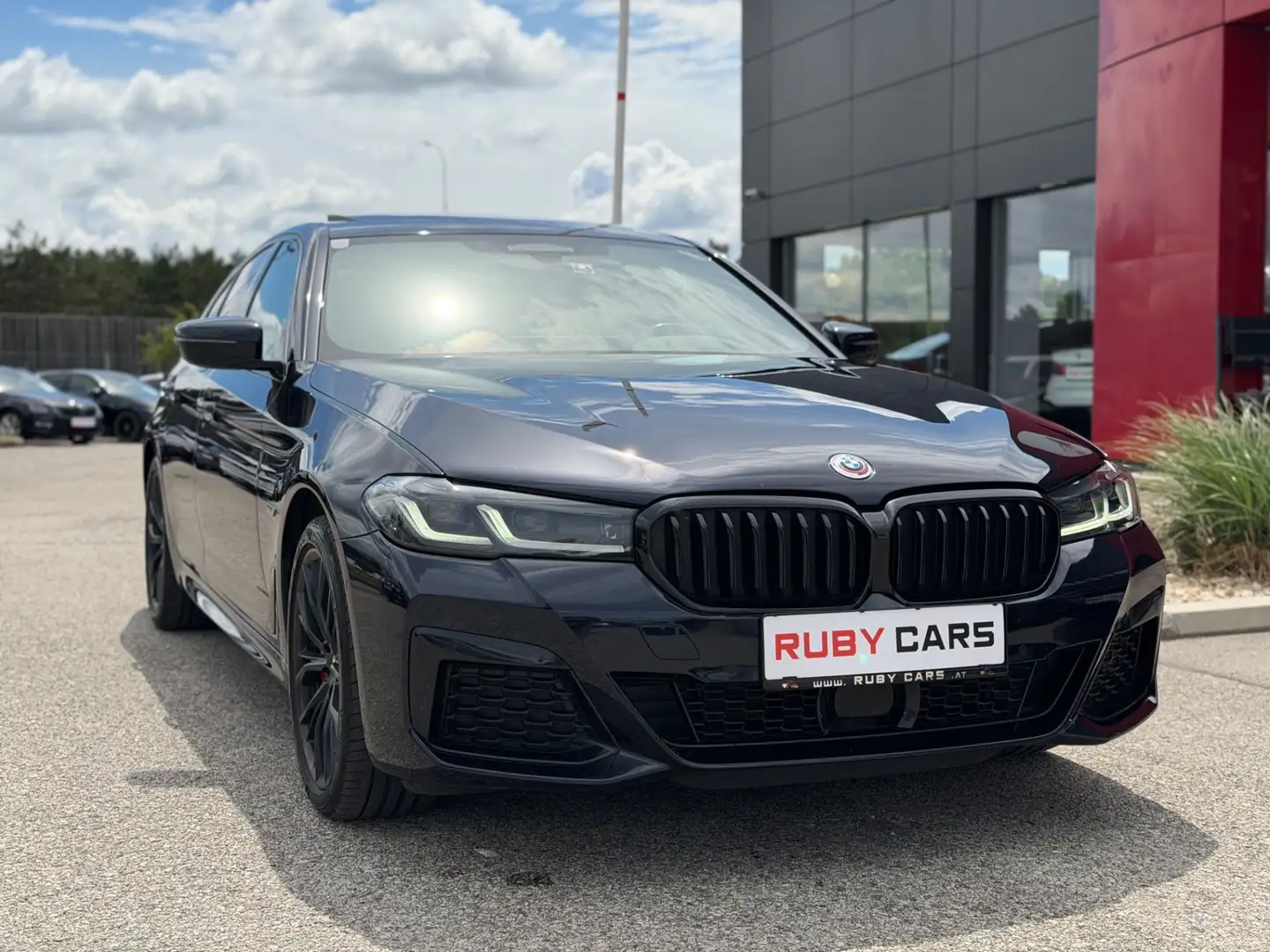 BMW 545 e PHEV xDrive Aut. M Sportpaket Pro Schwarz - 2