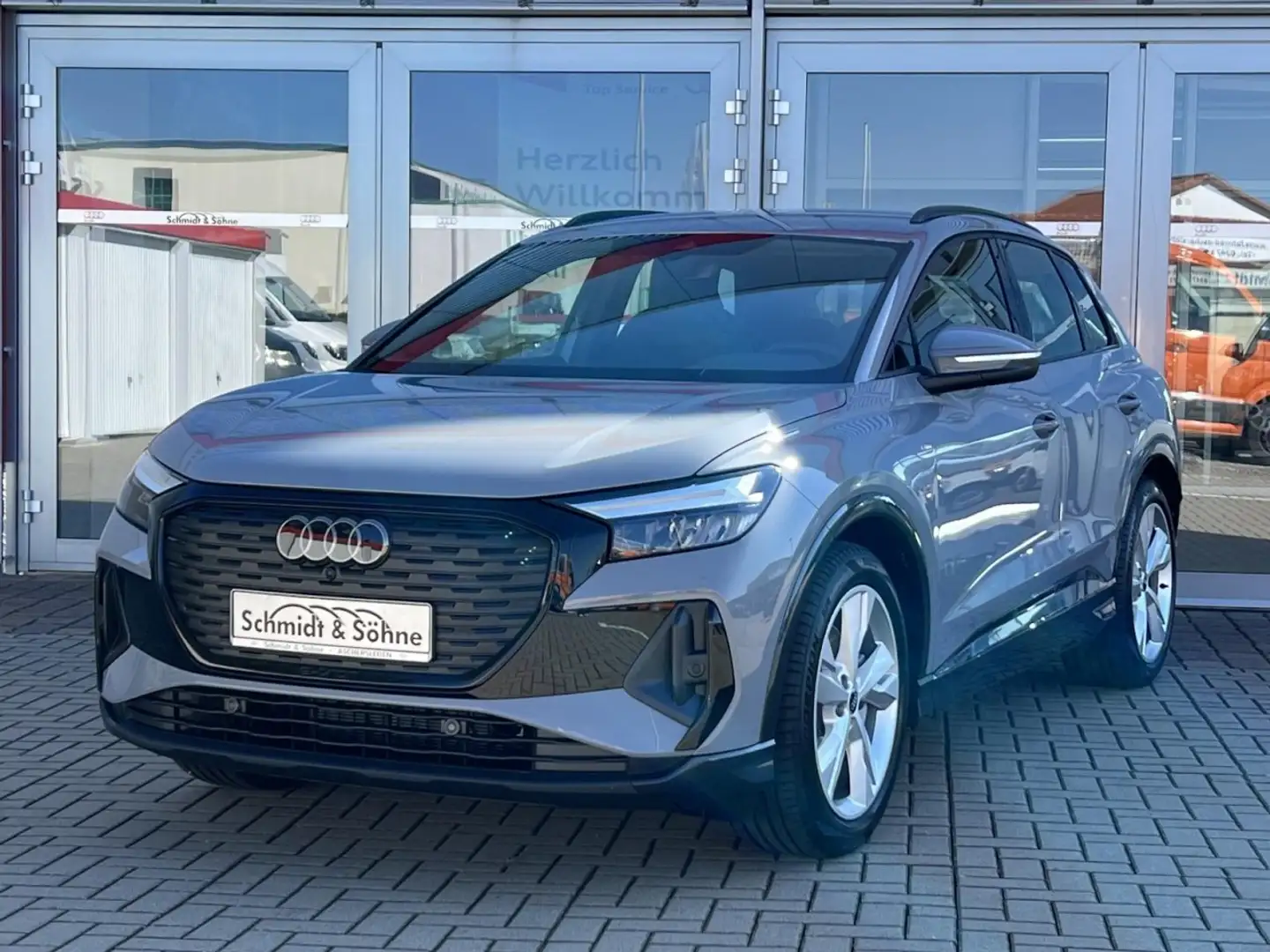 Audi Q4 e-tron 40 S line TOTW, VIRT, LED, KAMERA, NAV Klima Navi Grau - 2