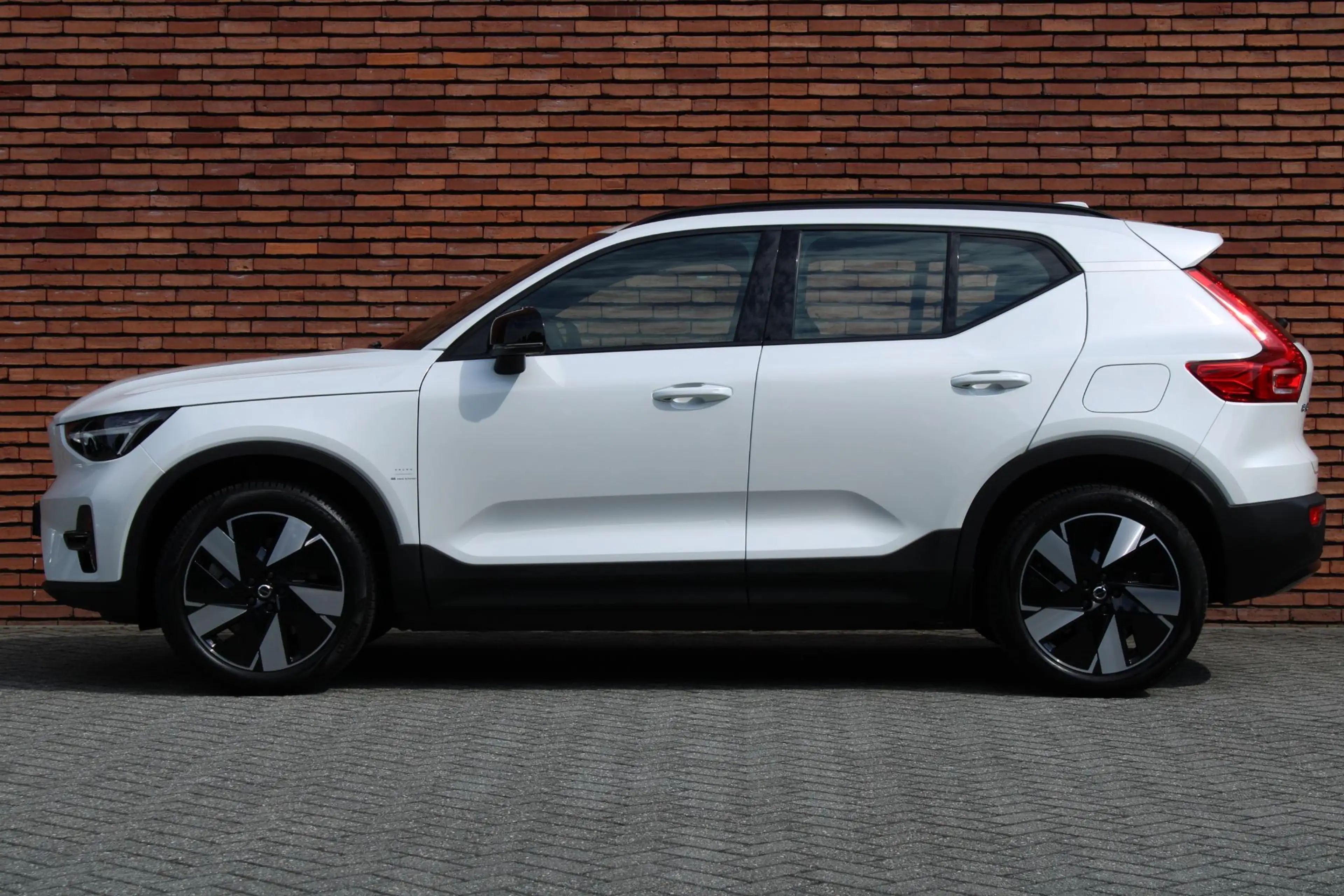 Volvo EX40 Single Motor Extended Range Plus 82 kWh | Trekhaak — photo 9