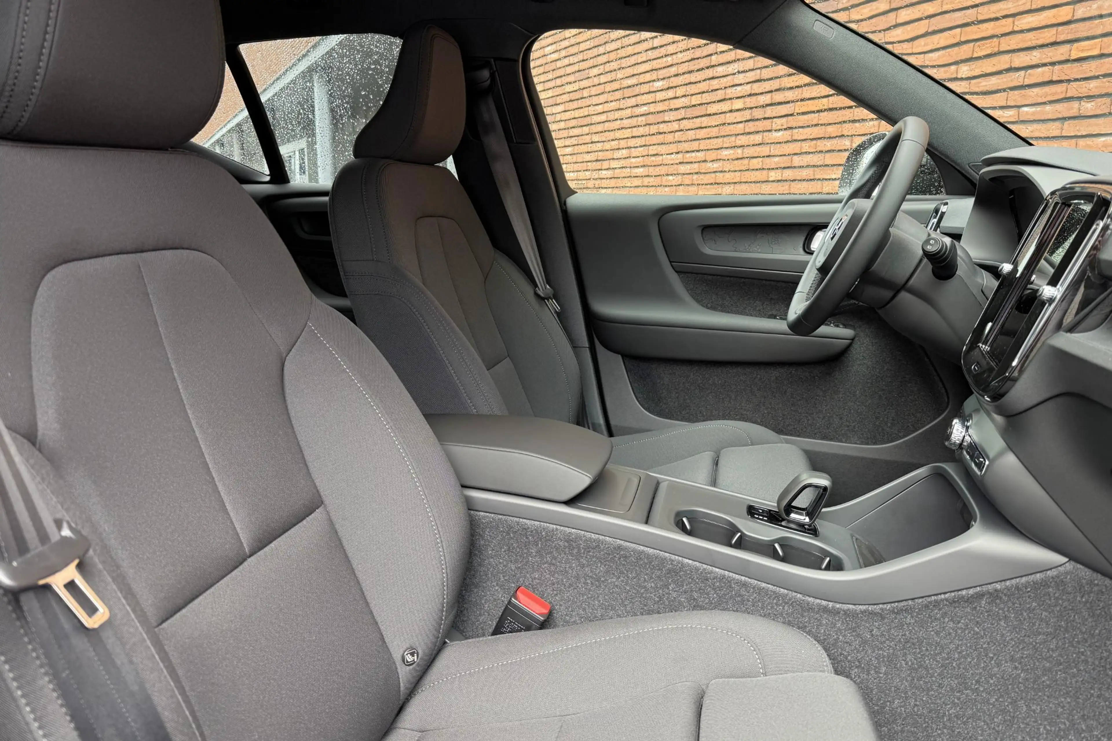 Volvo EX40 Single Motor Extended Range Plus 82 kWh | Trekhaak — photo 3