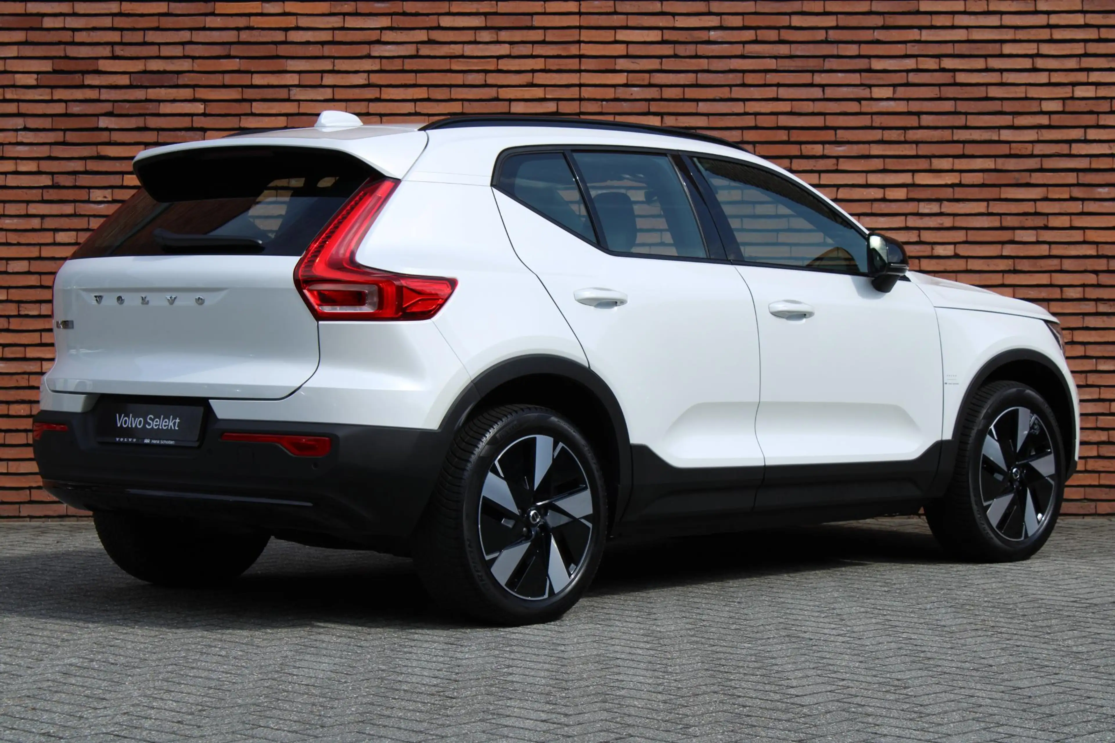 Volvo EX40 Single Motor Extended Range Plus 82 kWh | Trekhaak — photo 2