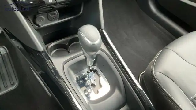 Peugeot 2008 view 3