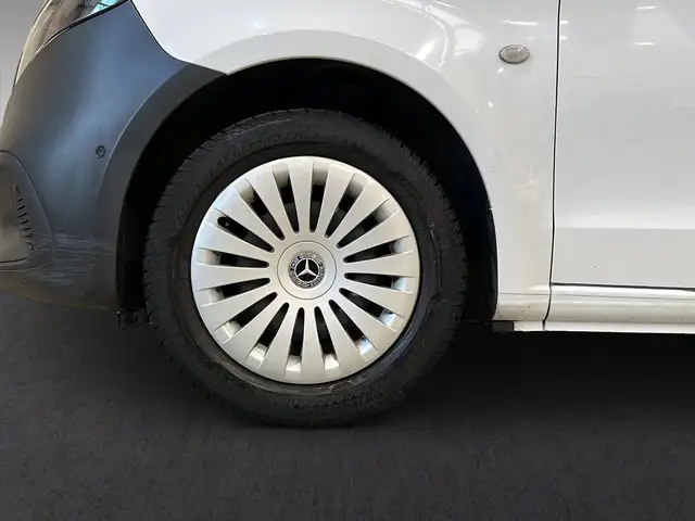 Mercedes-Benz Vito view 5