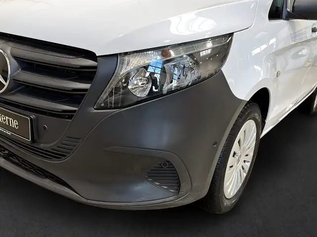 Mercedes-Benz Vito view 4