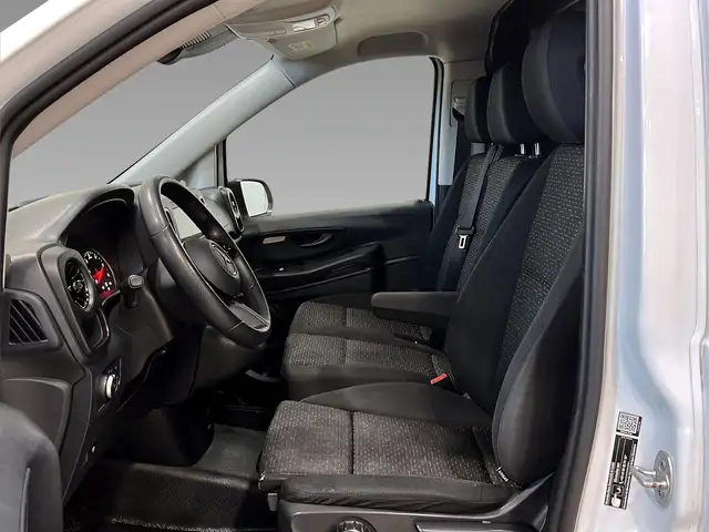 Mercedes-Benz Vito view 9