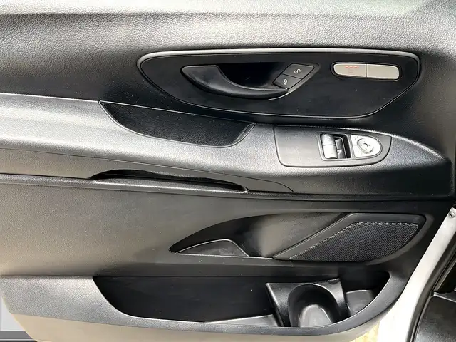 Mercedes-Benz Vito view 13