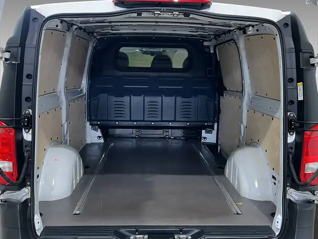 Mercedes-Benz Vito view 8