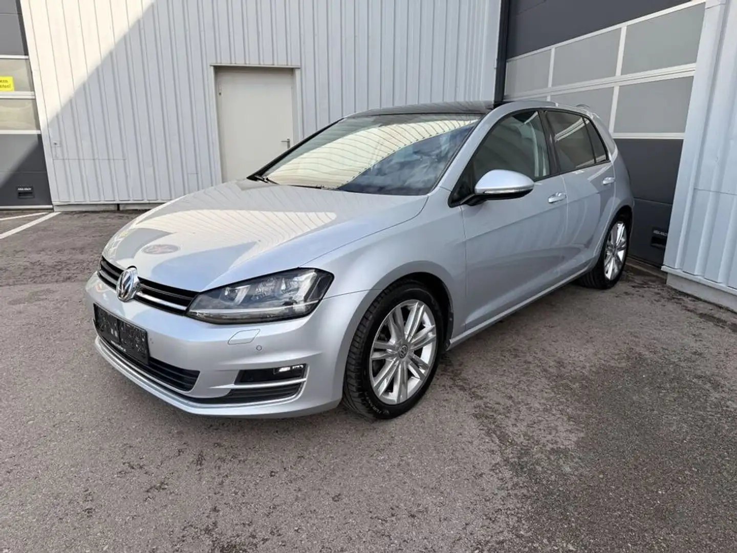 Volkswagen Golf Highline BMT Silber - 1
