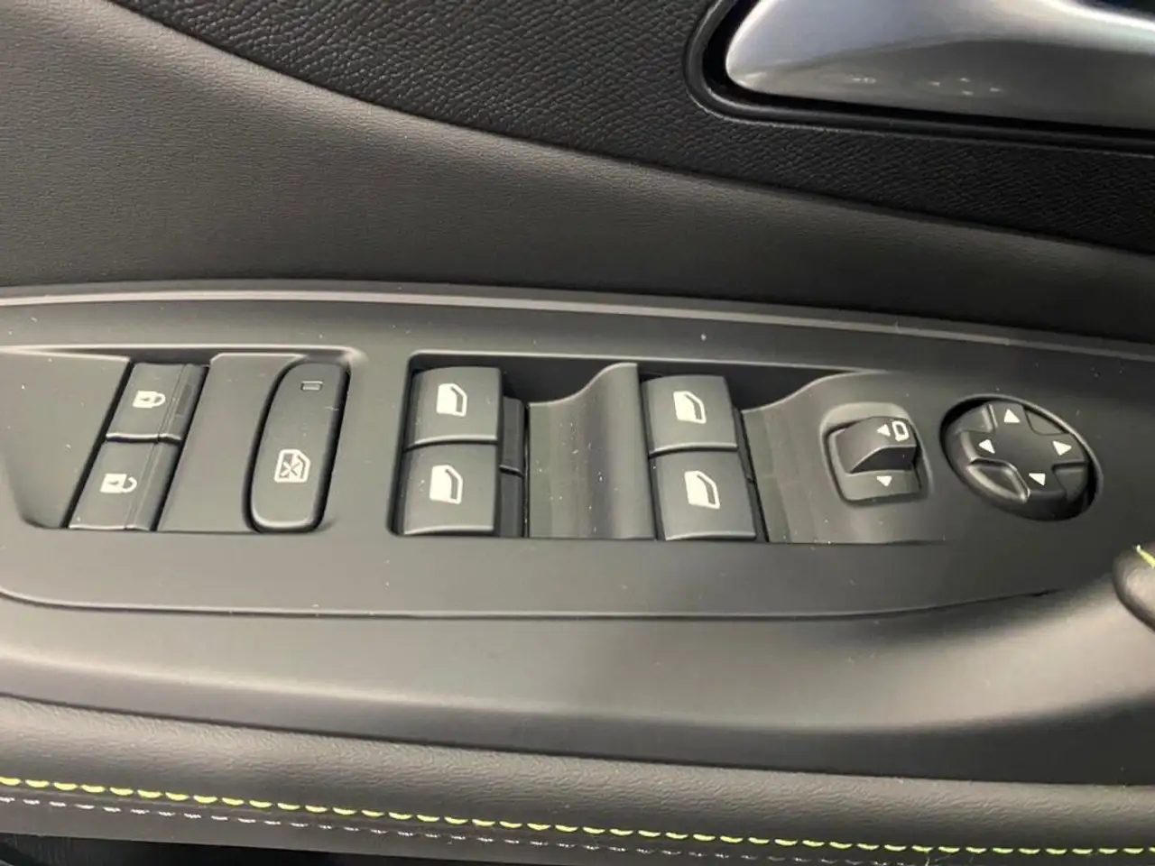 Peugeot 408 408 1.2 hybrid GT 145cv e-dsc6 - PROMO 22
