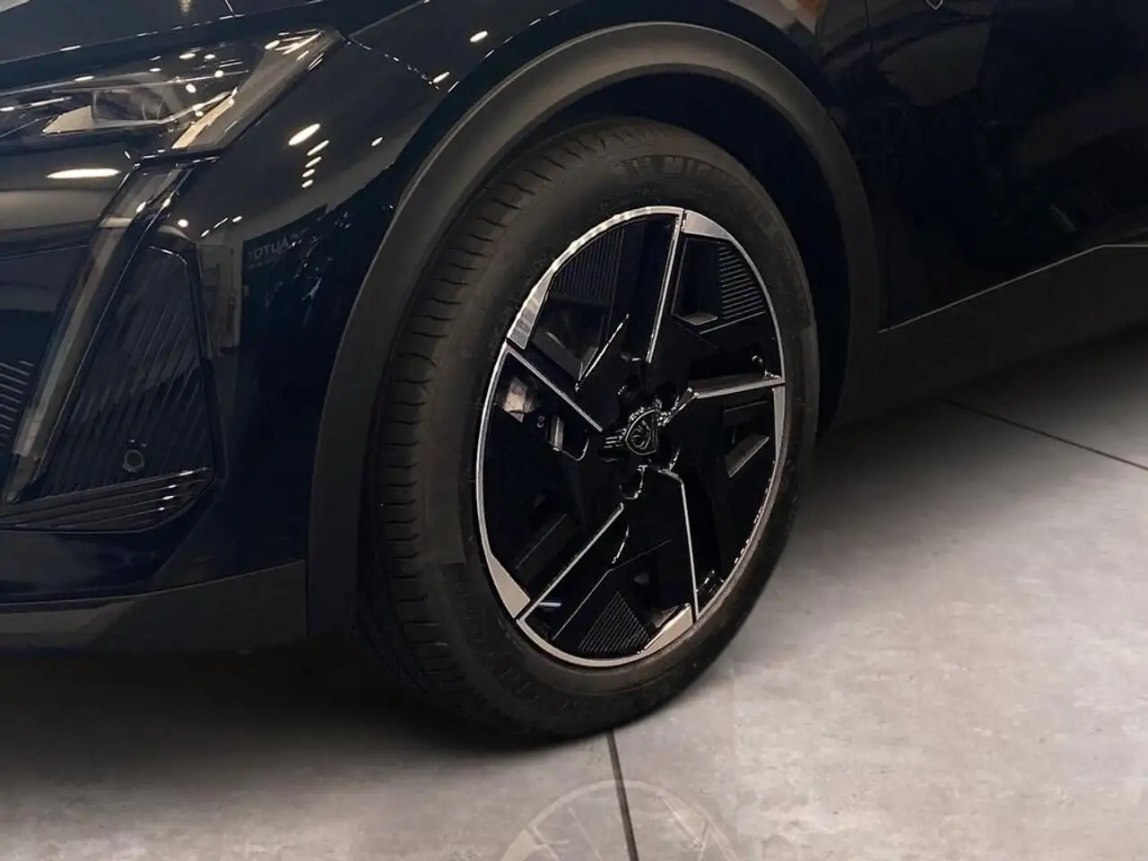 Peugeot 408 408 1.2 hybrid GT 145cv e-dsc6 - PROMO 15