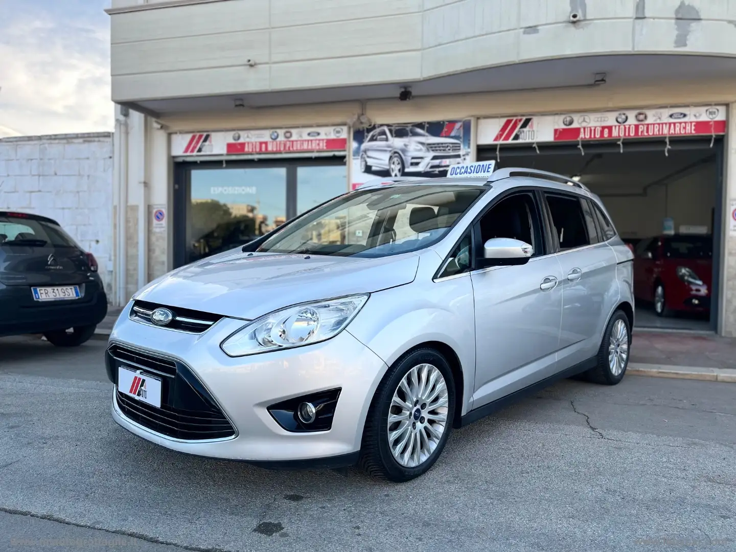 Ford C-Max 7 1.6 TDCi 115 CV Titanium Gris - 1