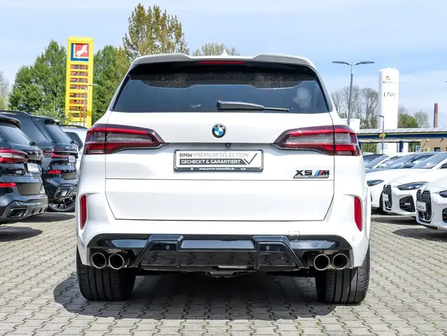 BMW X5 M view 11