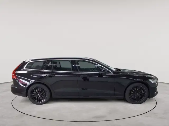 Volvo V60 view 3