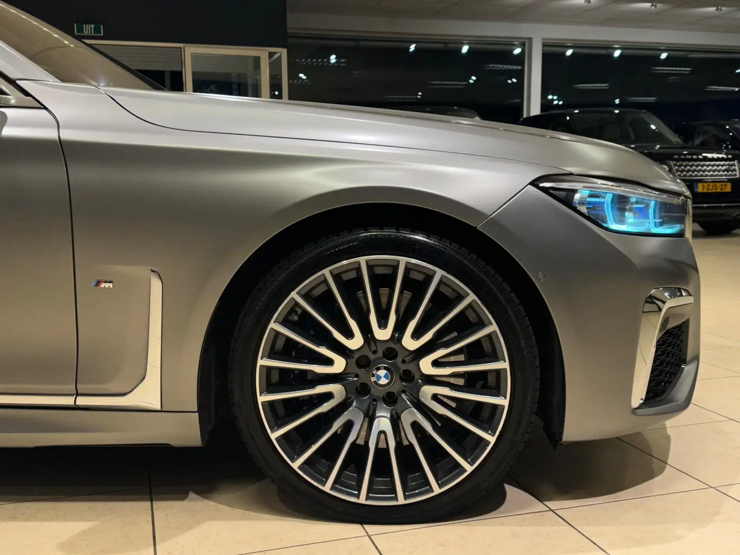 BMW 745 7-serie 745e INDIVIDUAL|M-SPORT|FROZEN-GREY|BOMVOL Grijs - 2