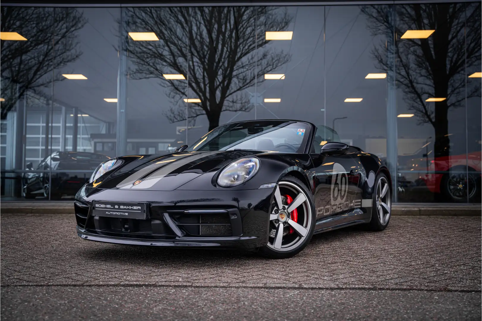 Porsche 992 Cabrio 4S (450pk) Sport Design ** Ventilatie ** 4 Schwarz - 2
