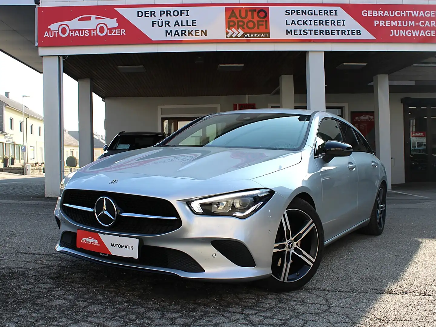Mercedes-Benz CLA 200 d Shooting Brake 4MATIC Aut. *LED, Sitzheizung* Silber - 1