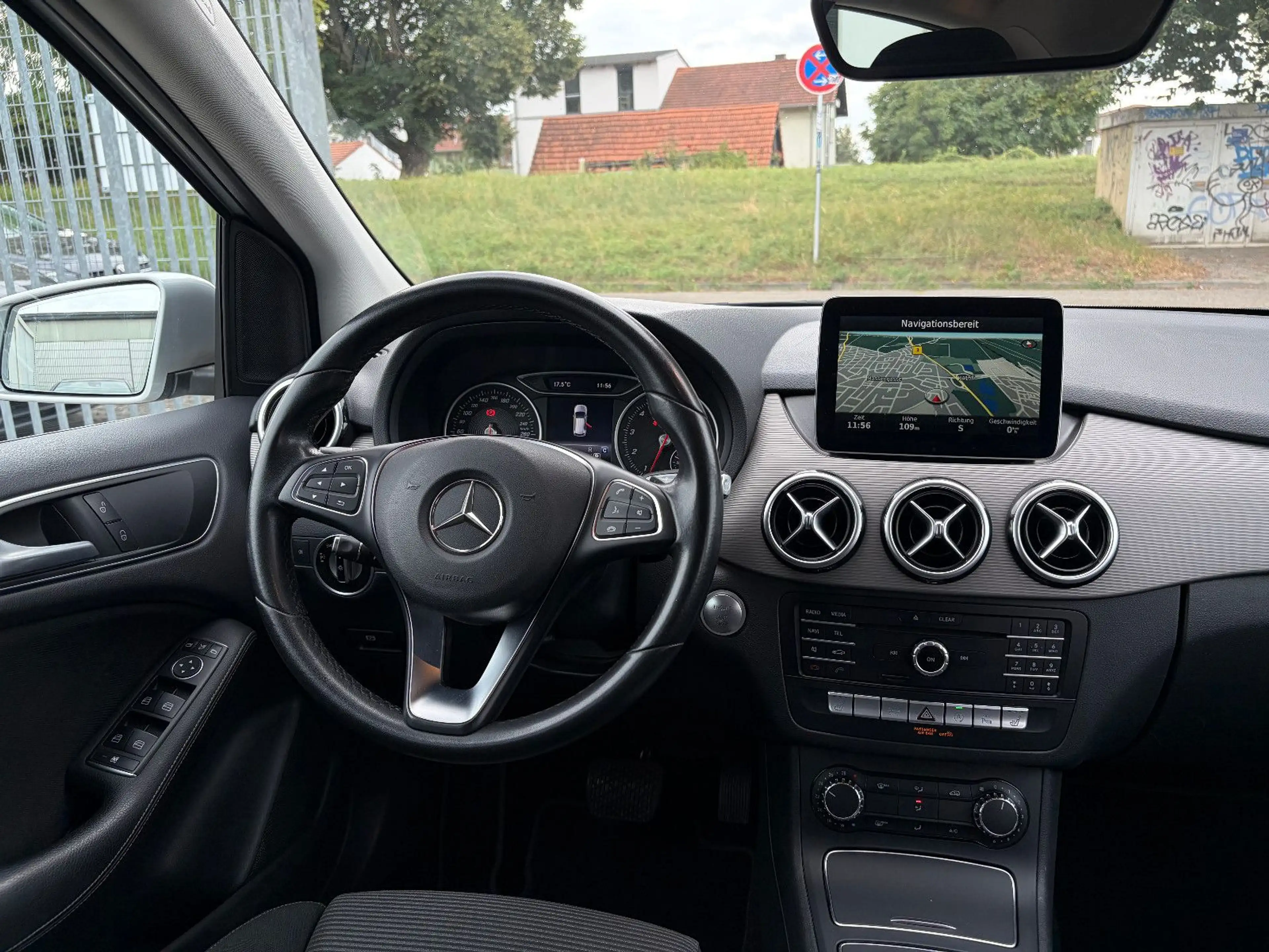 Mercedes-Benz B 180 Automatik/Navi/Klima/Sitzh./Keyless-Go/AHK — photo 10