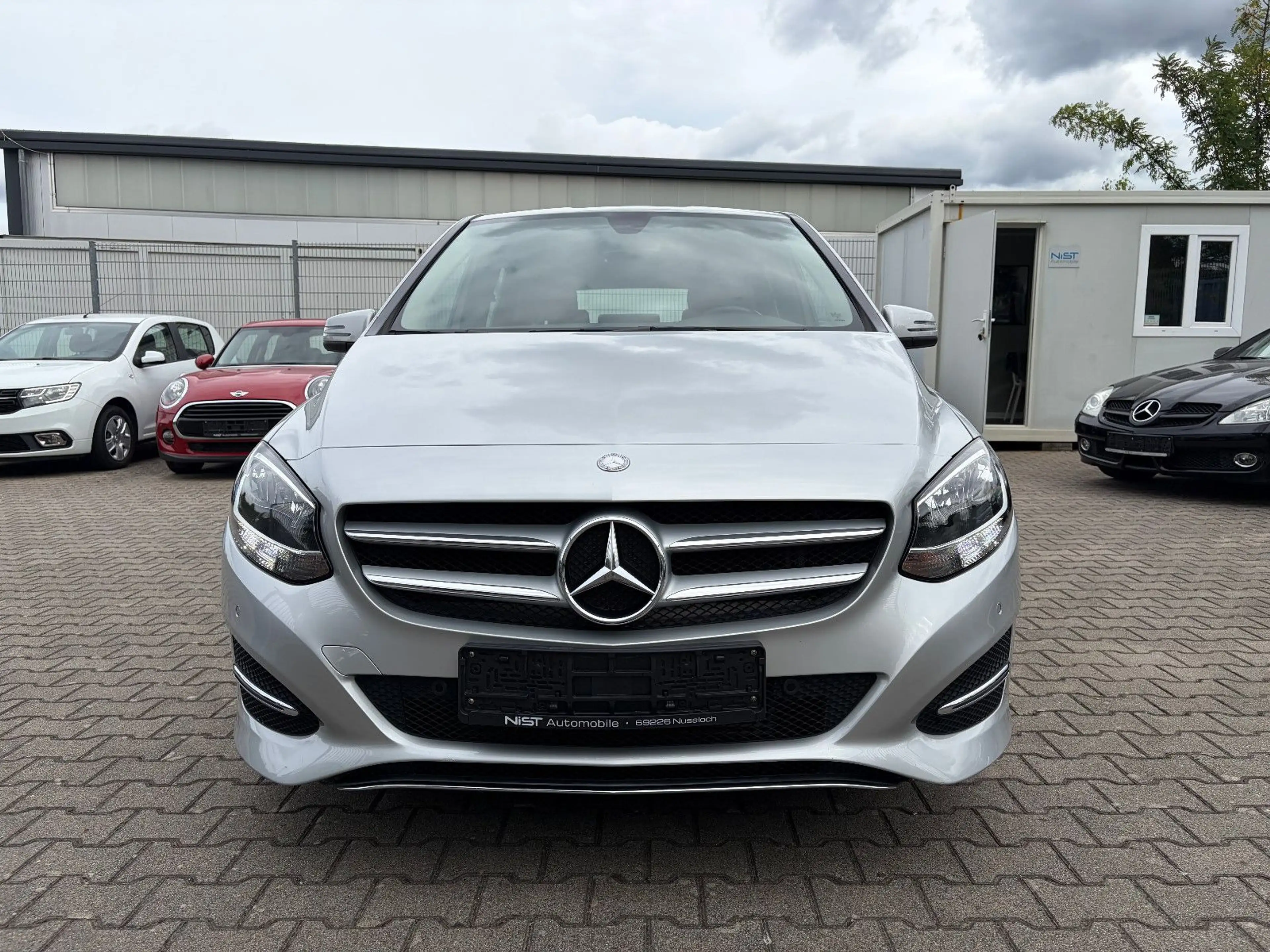 Mercedes-Benz B 180 Automatik/Navi/Klima/Sitzh./Keyless-Go/AHK — photo 8