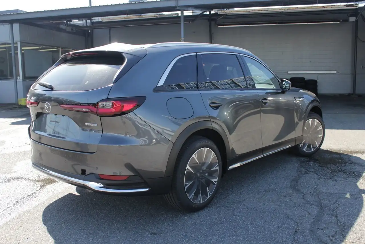 Mazda CX-90 PHEV снимка Mazda CX-90 PHEV