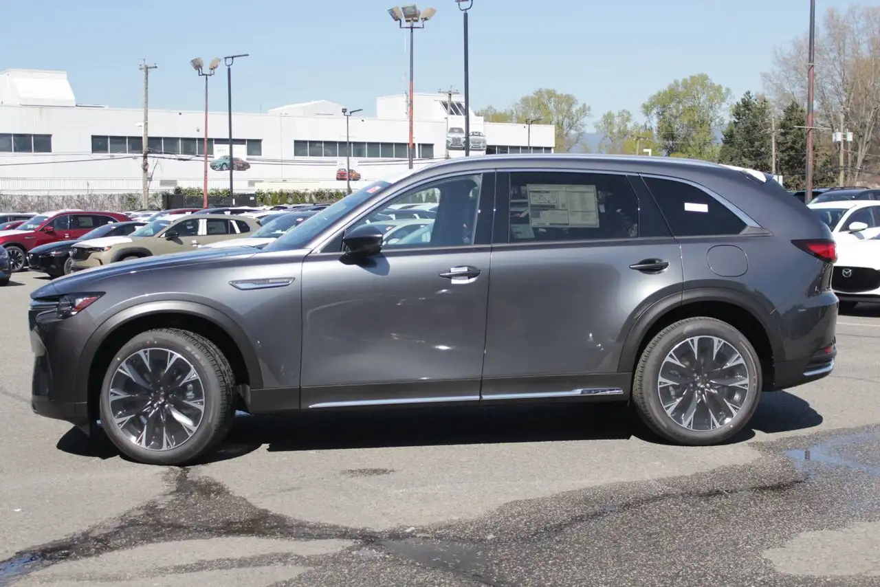 Mazda CX-90 PHEV снимка Mazda CX-90 PHEV