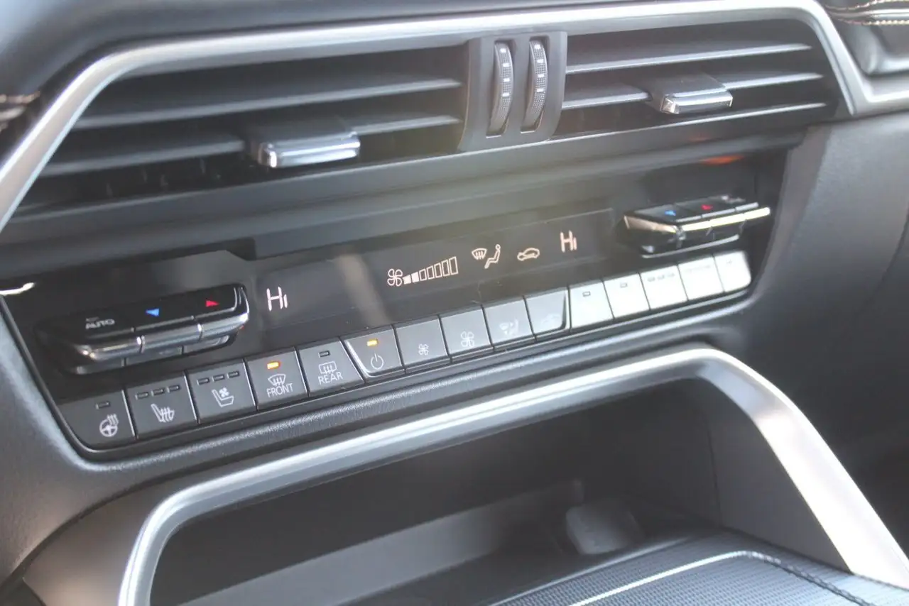 Mazda CX-90 PHEV снимка Mazda CX-90 PHEV