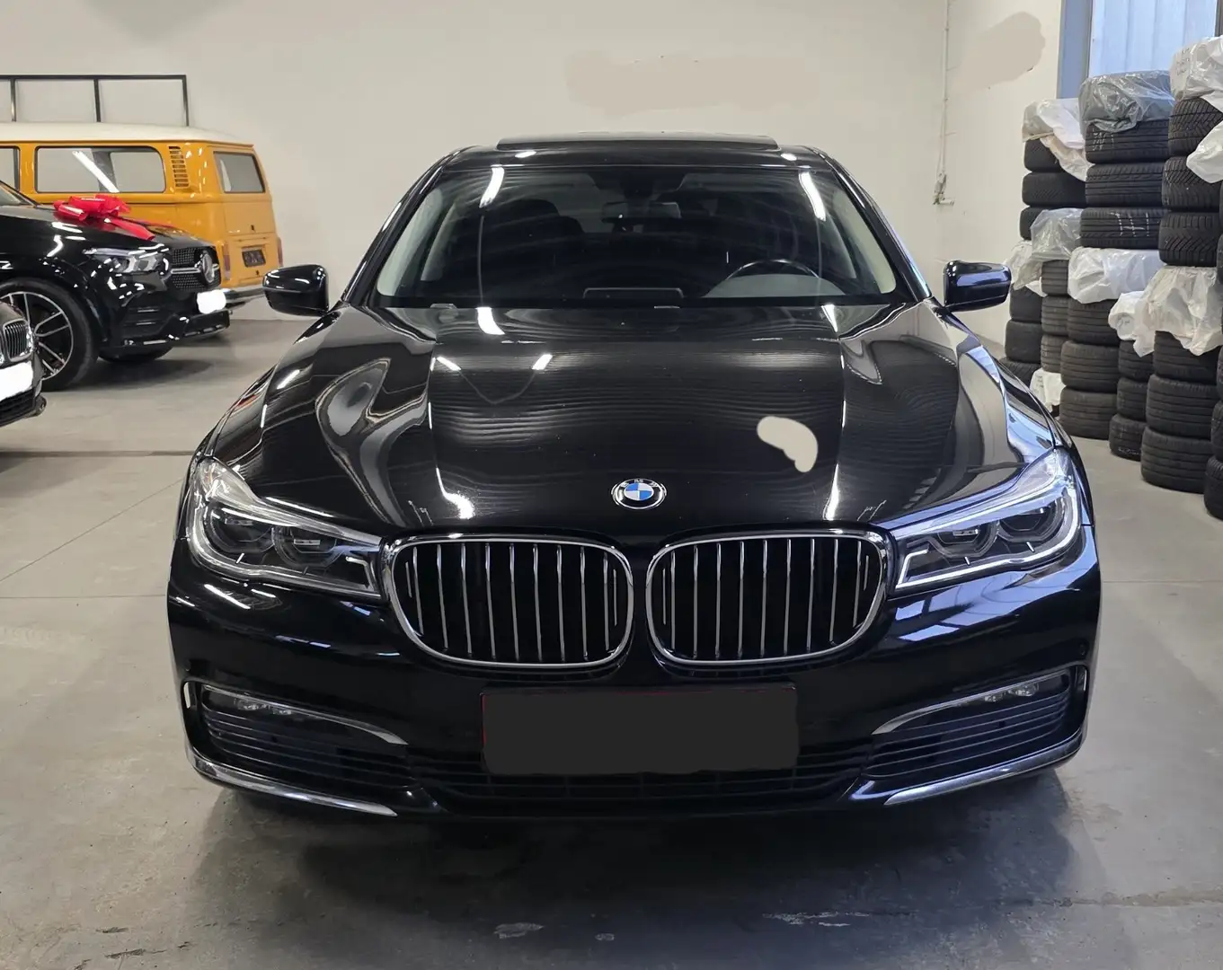 BMW 730 d G11 B57 Aut. *Massagesitze**Schiebedach* Schwarz - 2