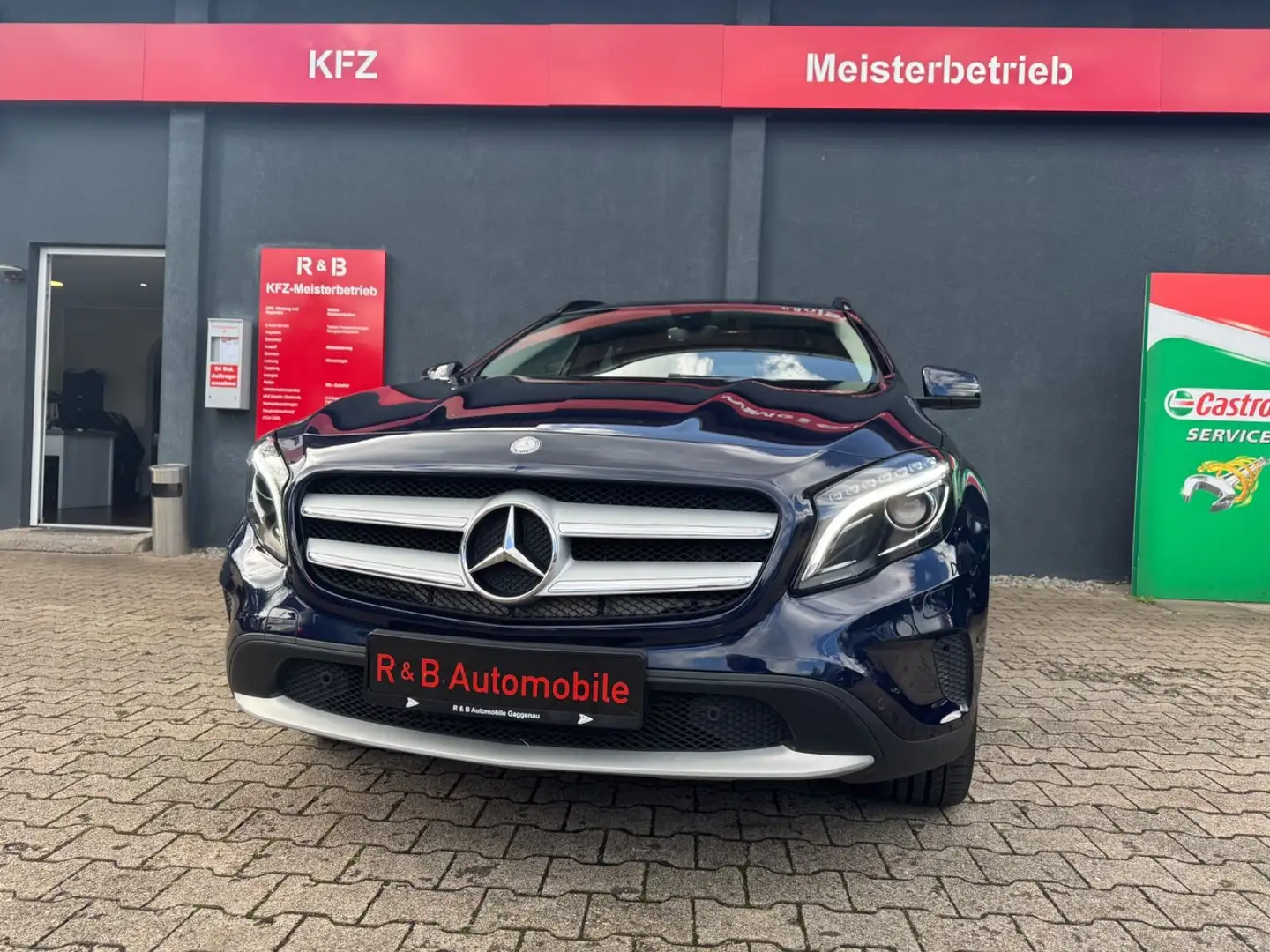 Mercedes-Benz GLA 200 GLA -Klasse GLA 200 CDI / d*RFK*AHK*Led*Fahrassi Bleu - 2
