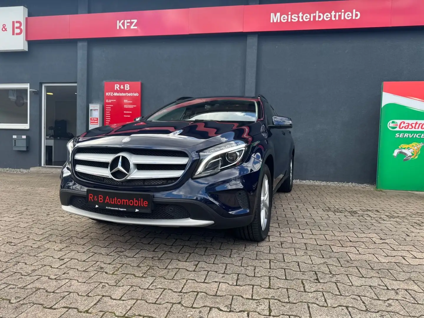 Mercedes-Benz GLA 200 GLA -Klasse GLA 200 CDI / d*RFK*AHK*Led*Fahrassi Bleu - 1
