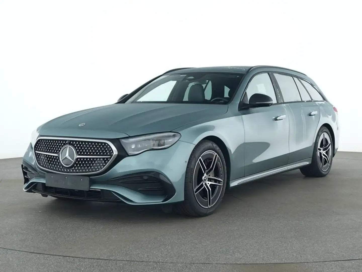 Mercedes-Benz E 300 e T AMG Night AHK Ambi DLED Memo DISTRONIC Silber - 1