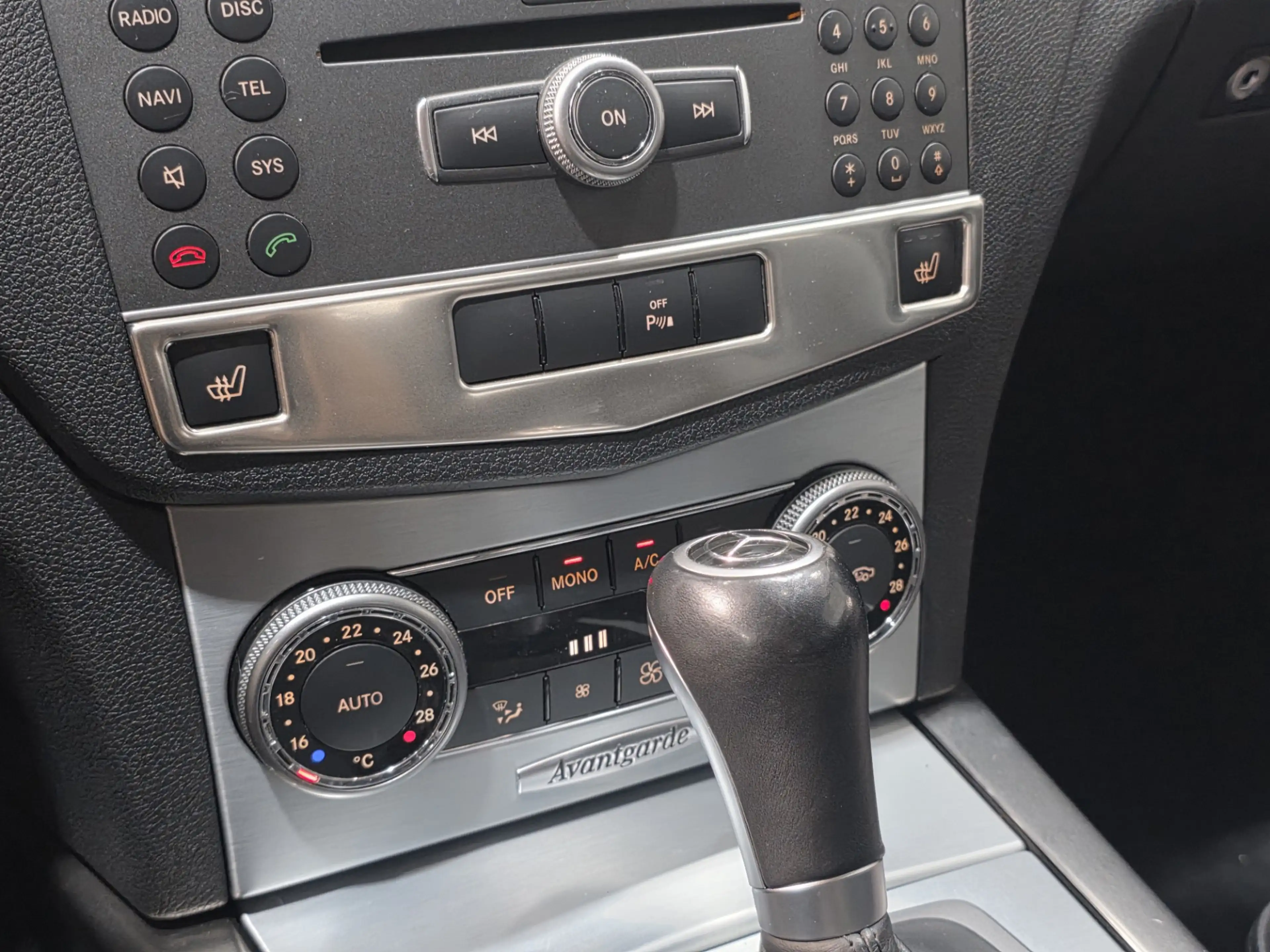 Mercedes-Benz C 180 CGI Avantgarde business Class half leer — photo 15