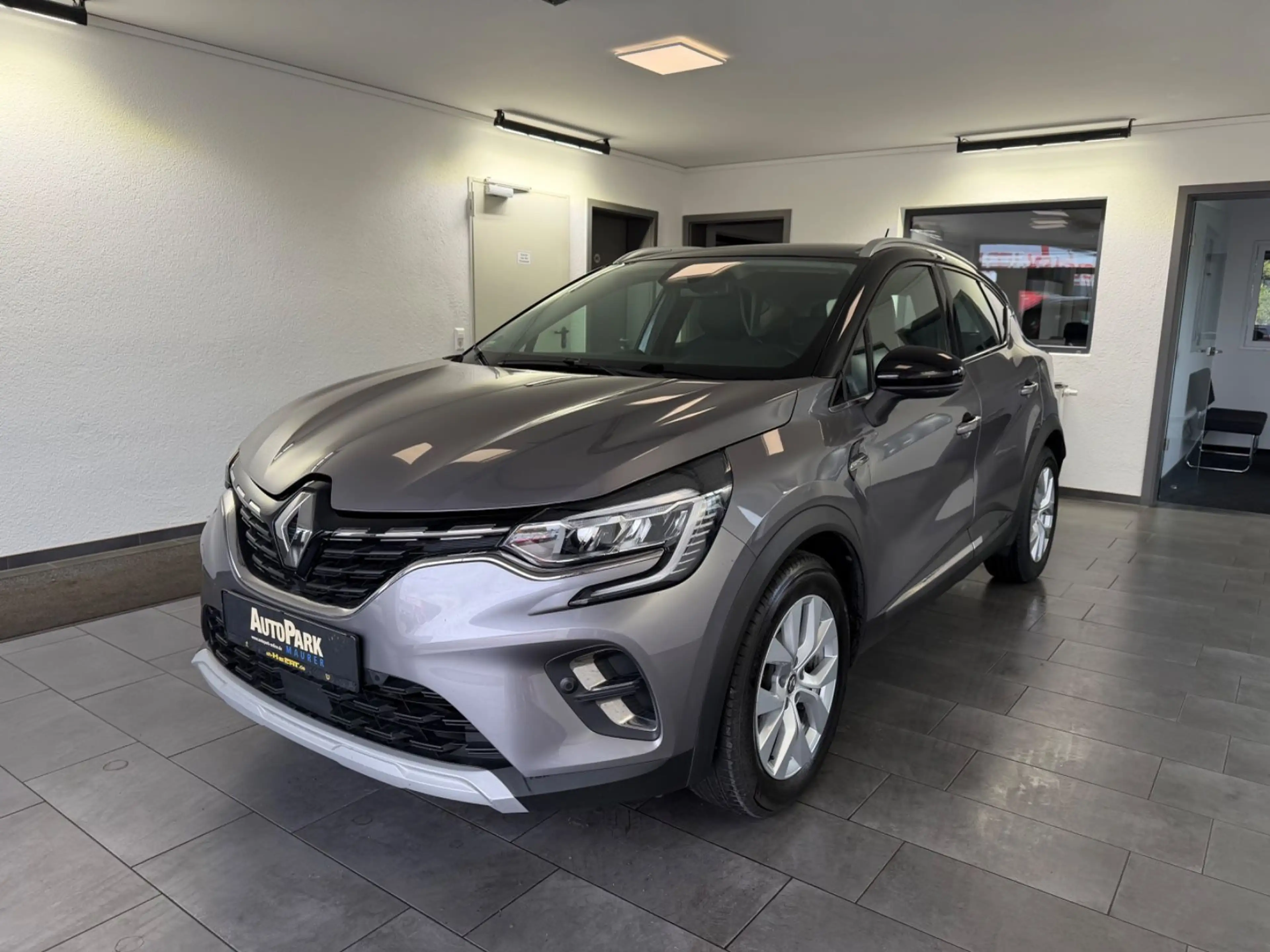 Renault Captur II Intens — photo 2