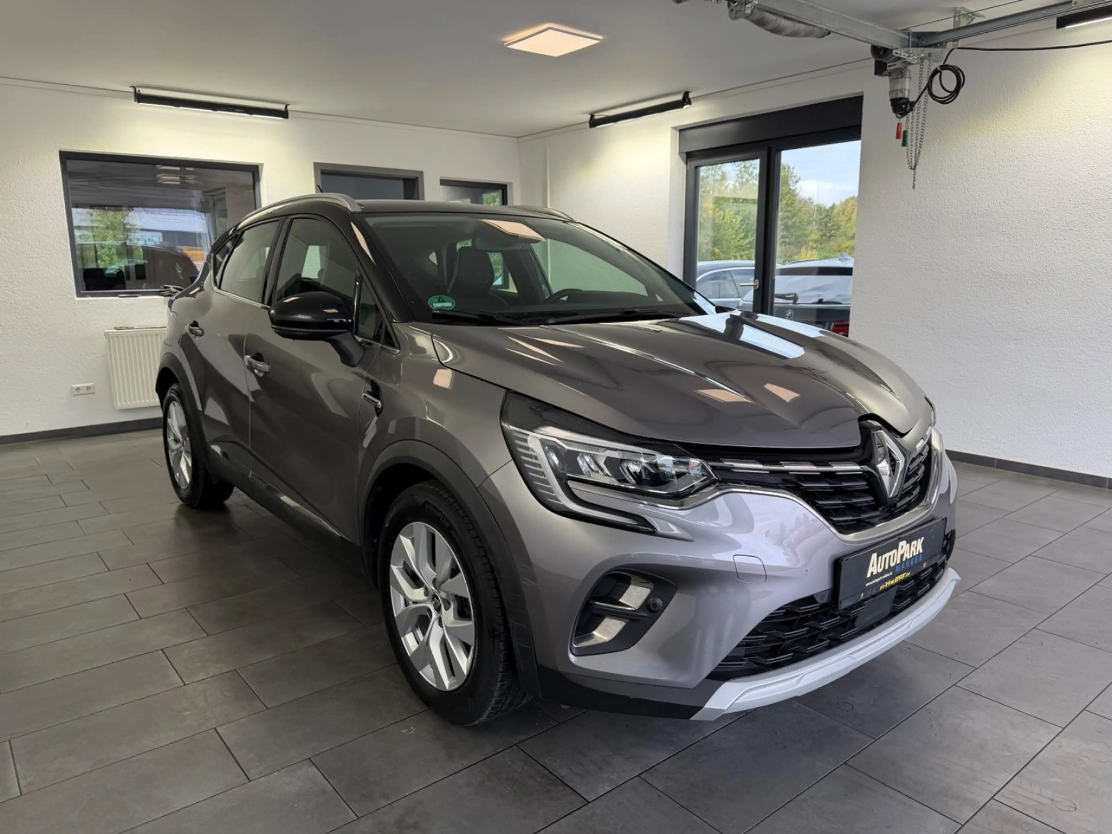 Renault Captur II Intens — photo 4