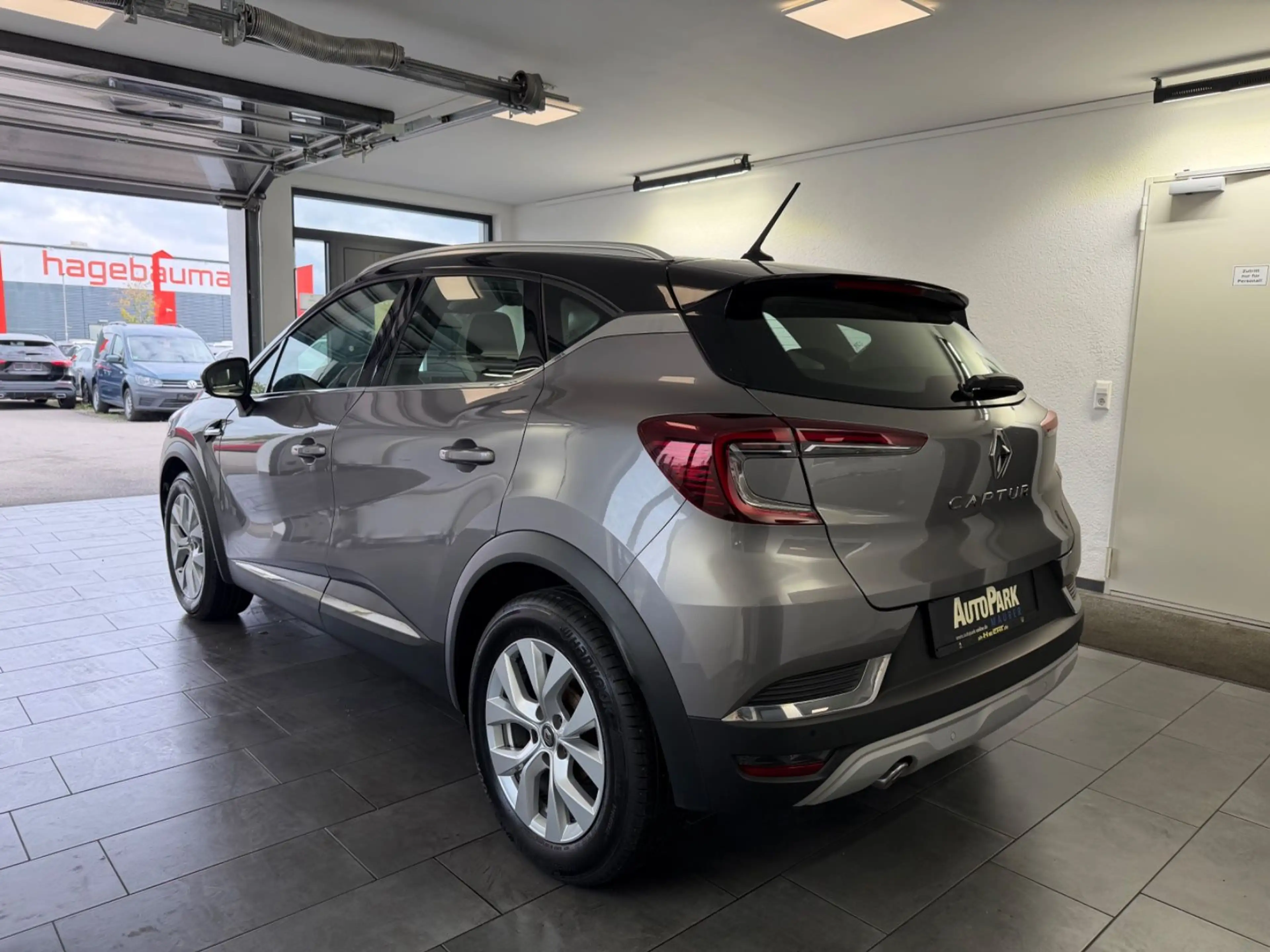 Renault Captur II Intens — photo 8