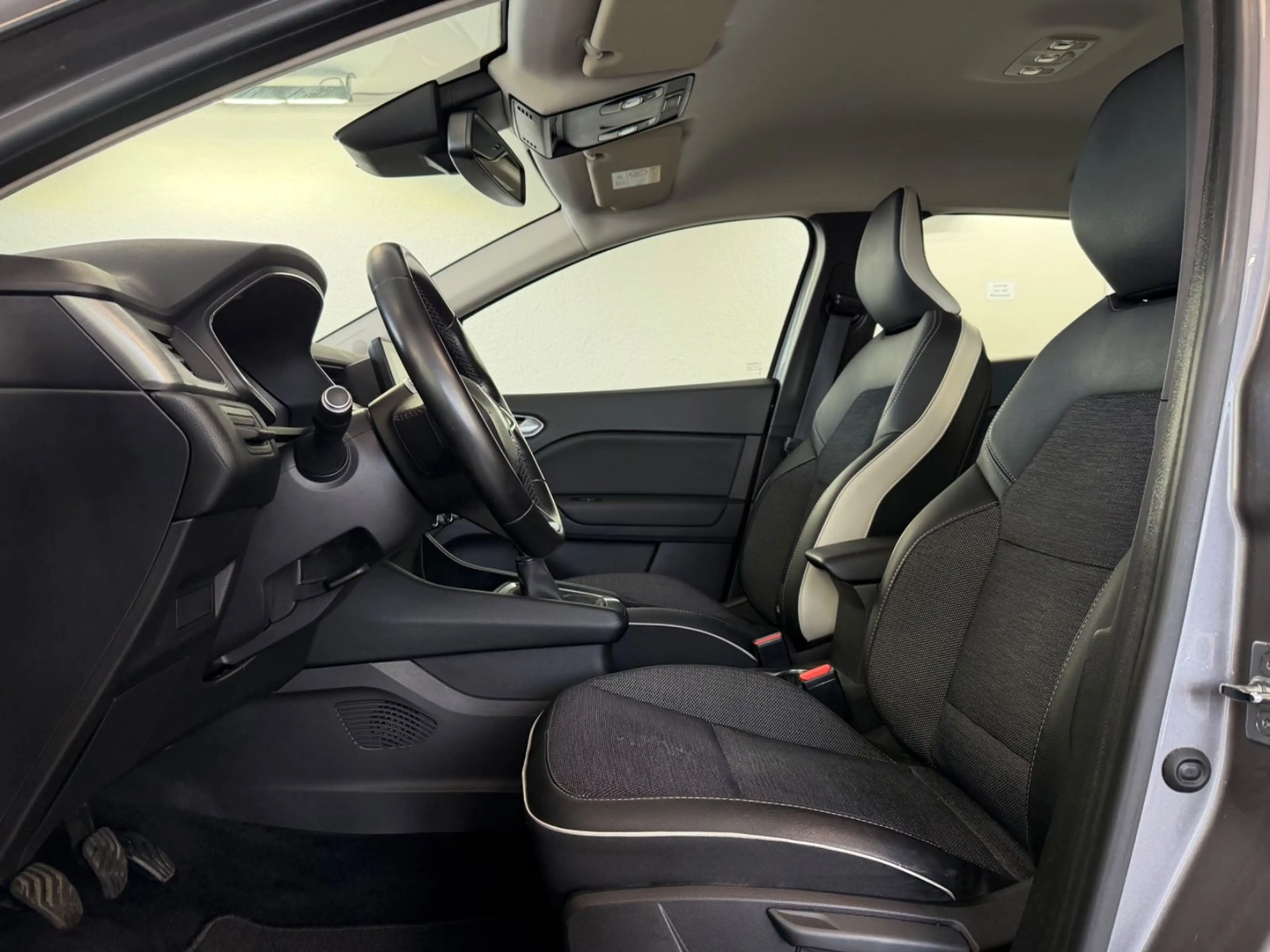 Renault Captur II Intens — photo 9