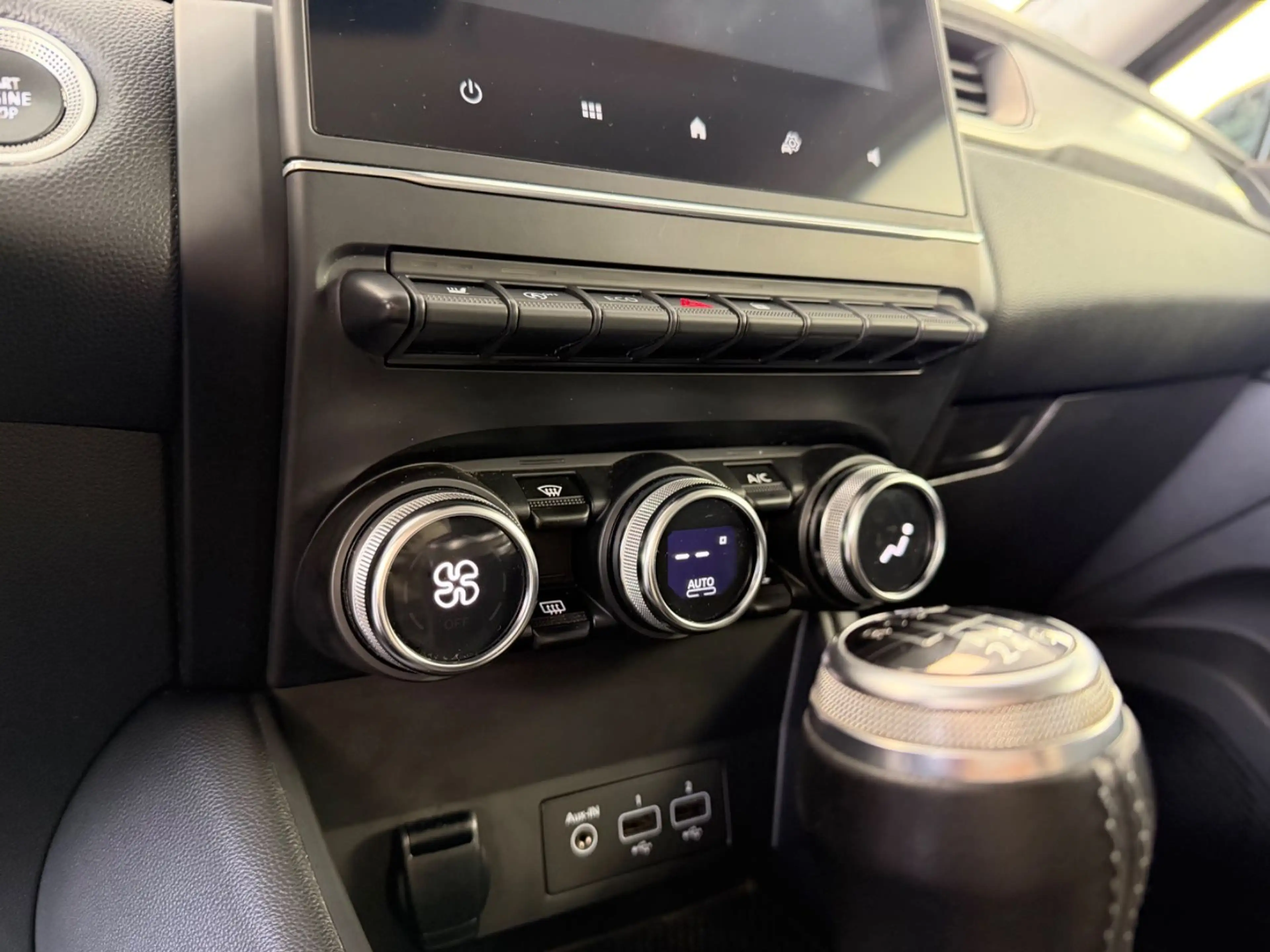Renault Captur II Intens — photo 15