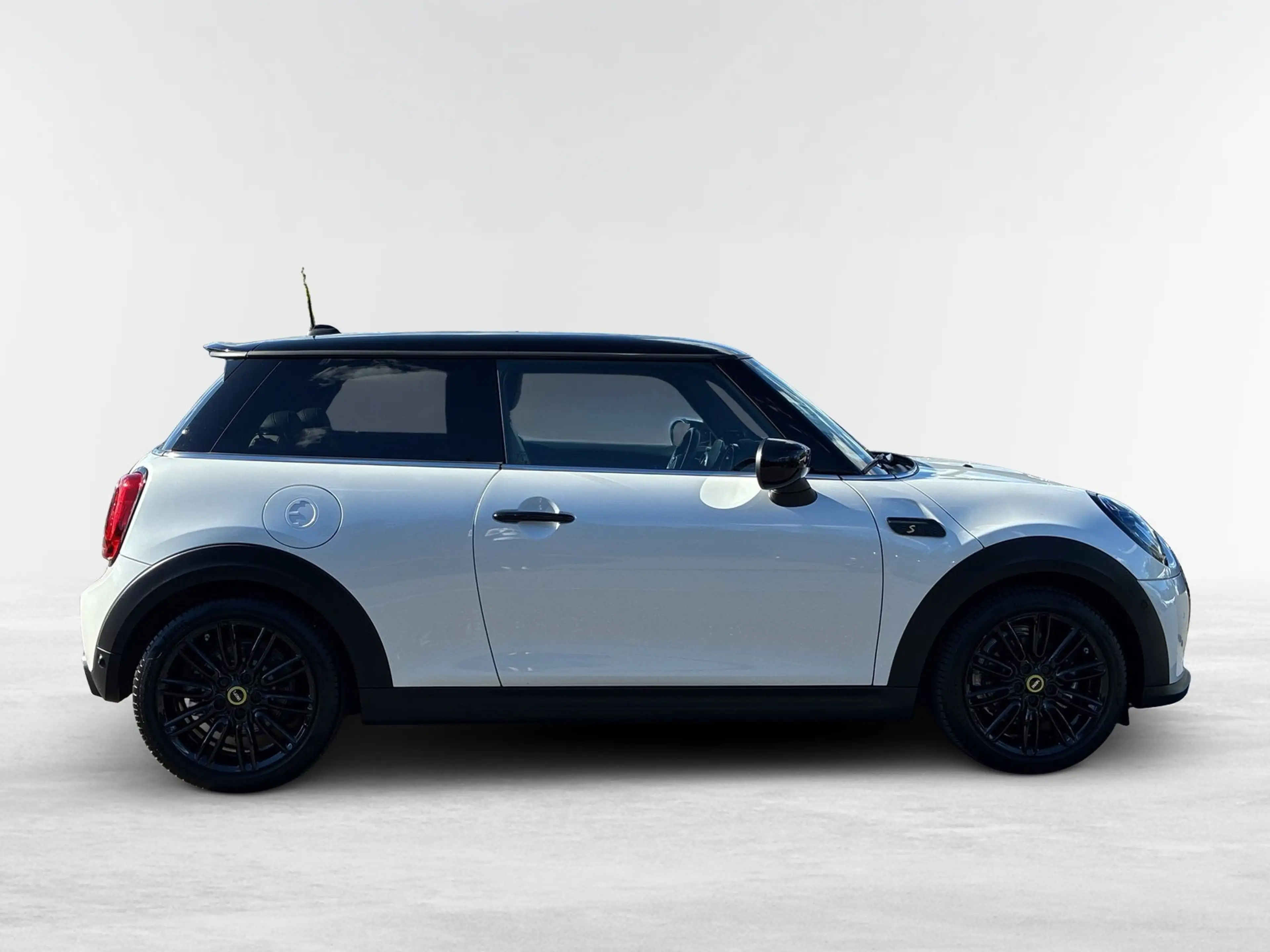 MINI Cooper SE 3-Türer *HUD.NAVI.PGSD.RFK.H&K HiFi* — photo 6