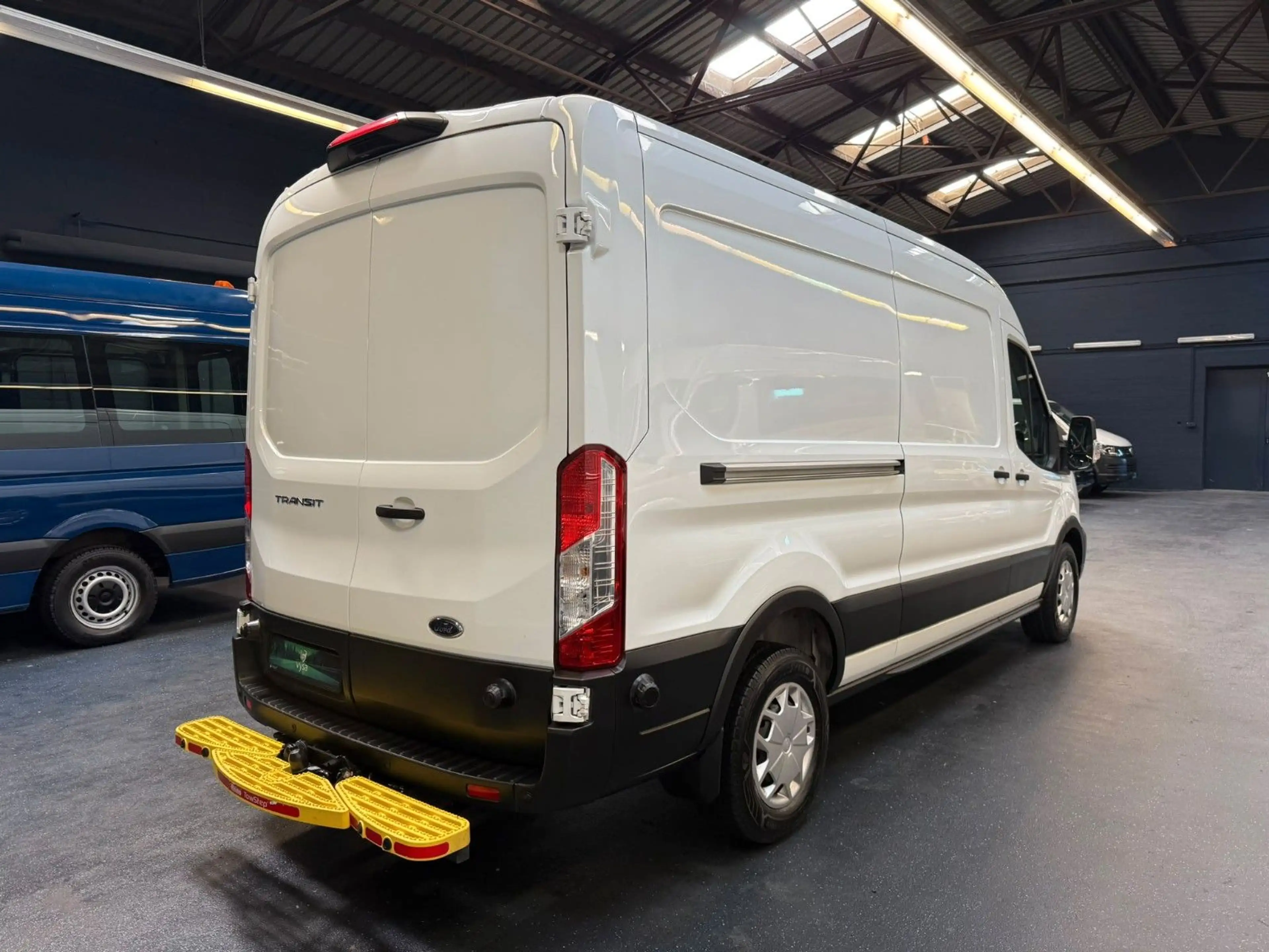 Ford Transit Kasten L3H2 Klima Tempomat R-CAM AHK SHZ — photo 7