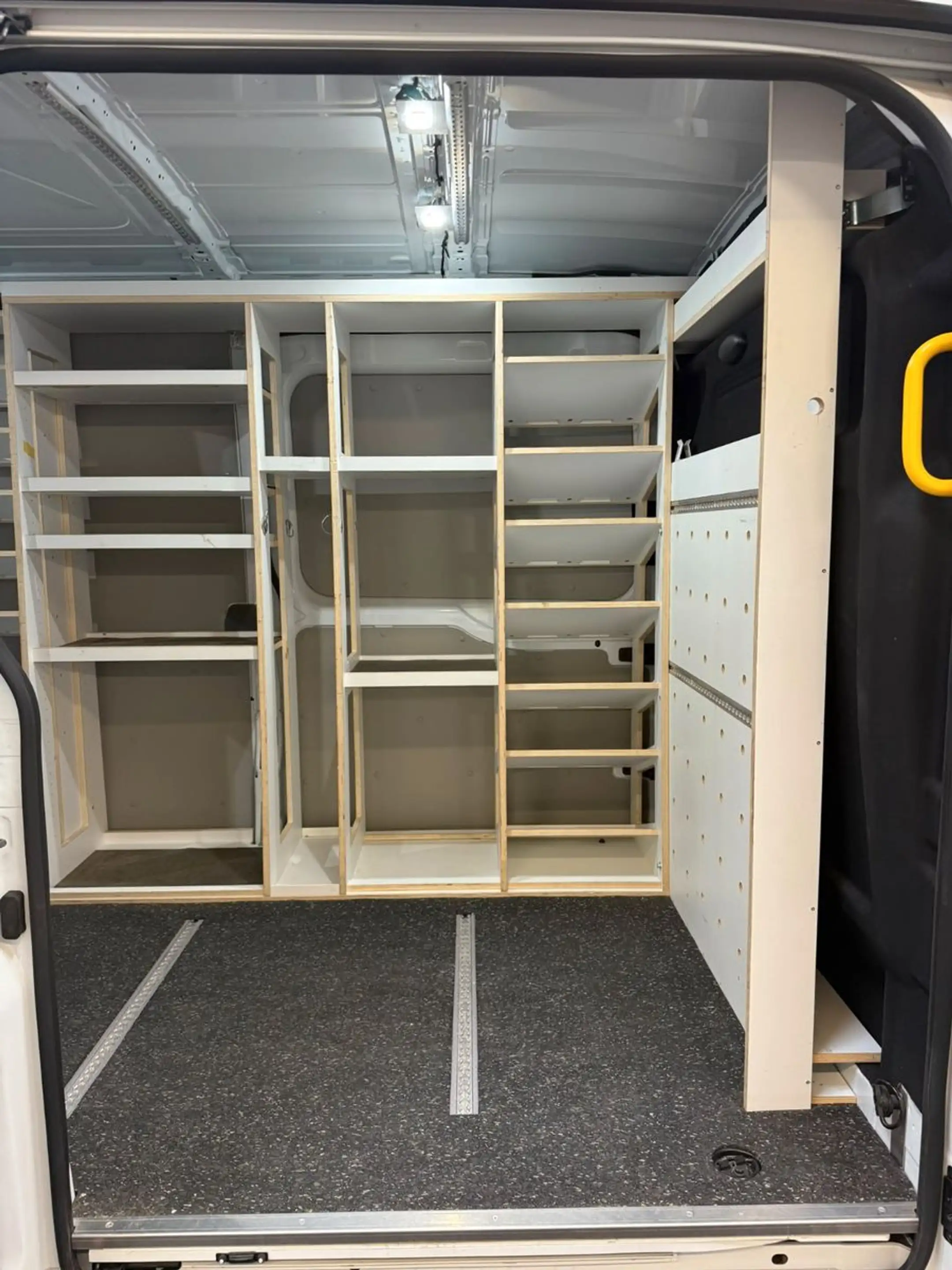 Ford Transit Kasten L3H2 Klima Tempomat R-CAM AHK SHZ — photo 11