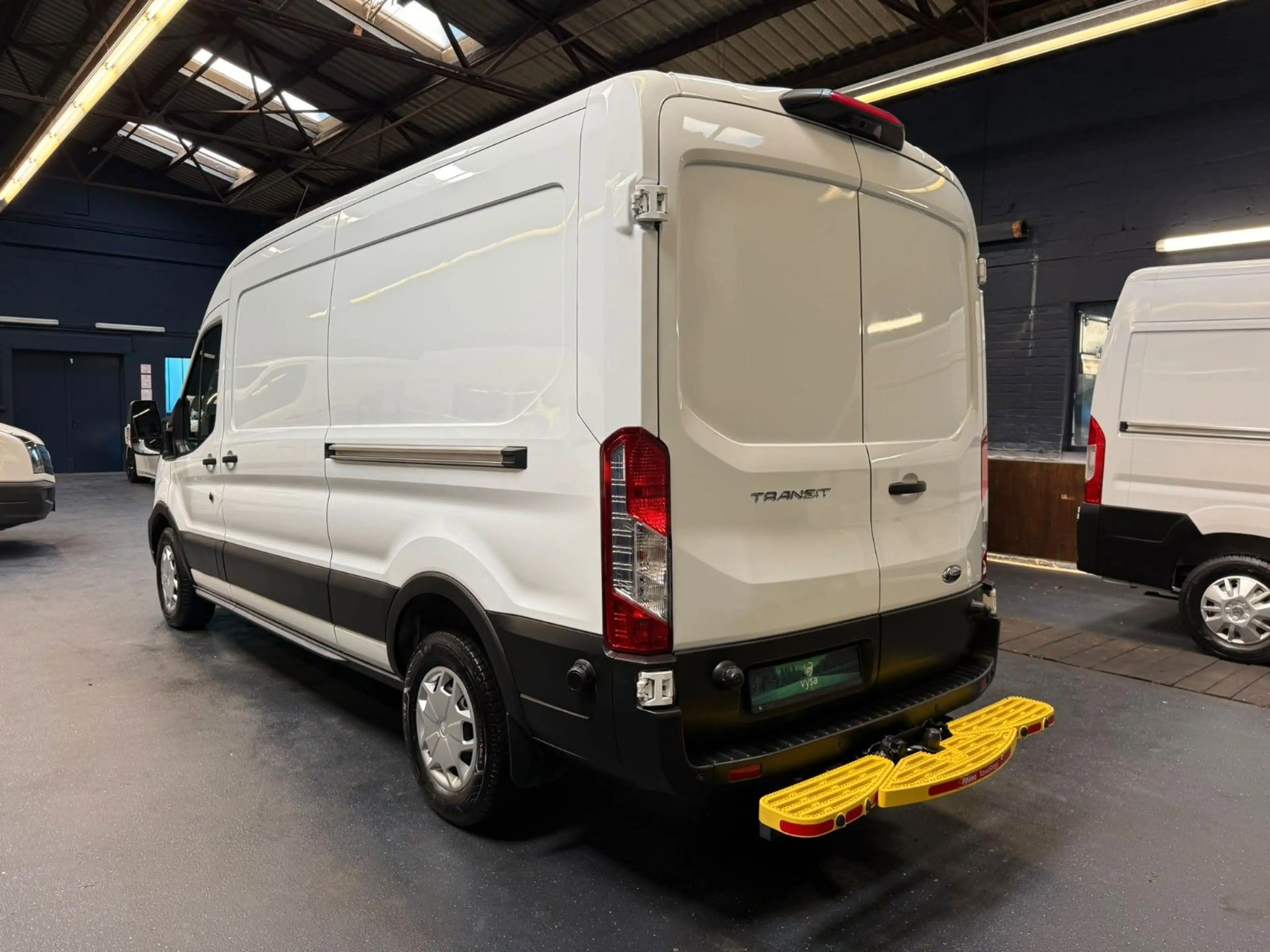 Ford Transit Kasten L3H2 Klima Tempomat R-CAM AHK SHZ — photo 6
