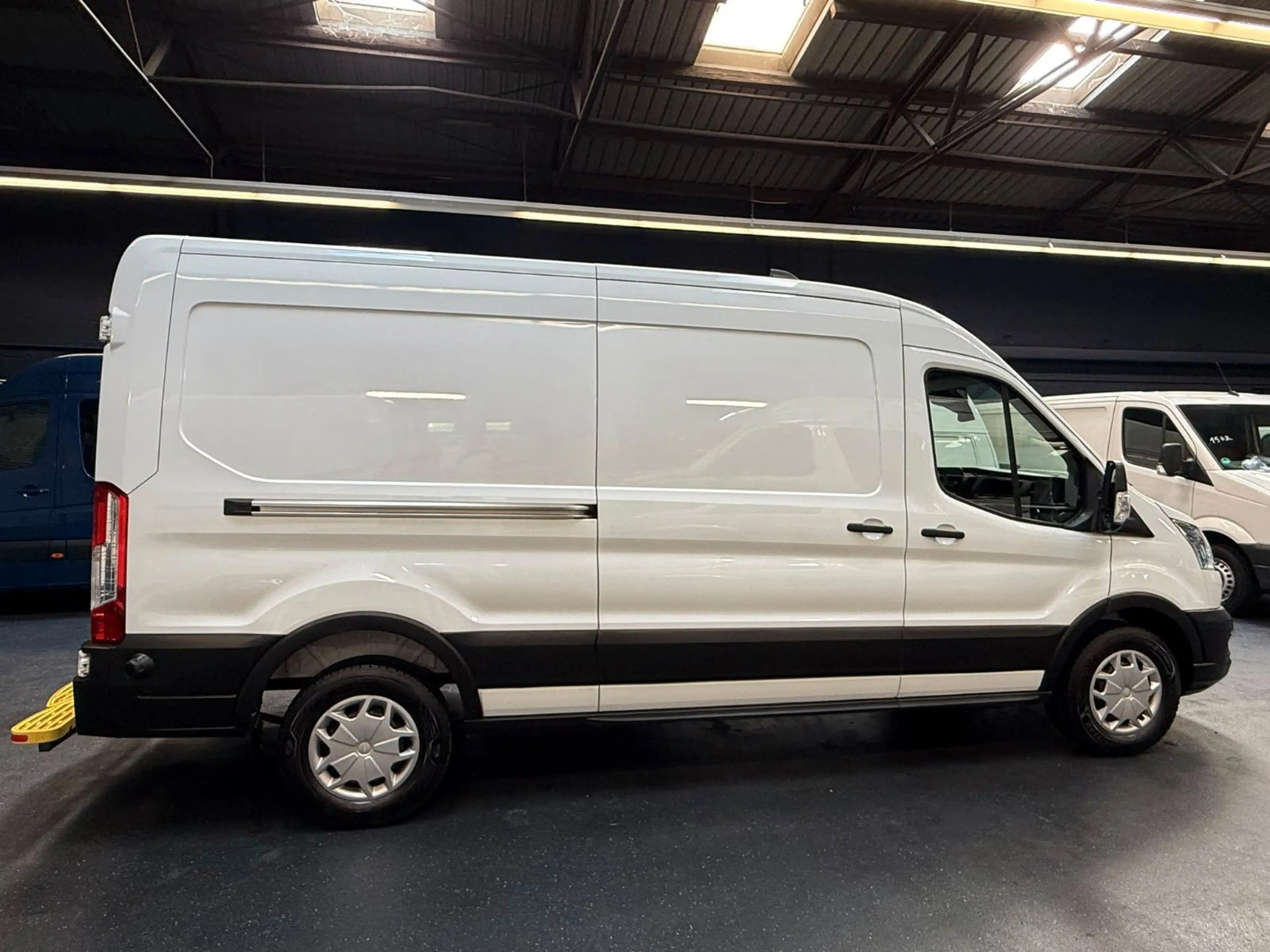 Ford Transit Kasten L3H2 Klima Tempomat R-CAM AHK SHZ — photo 4
