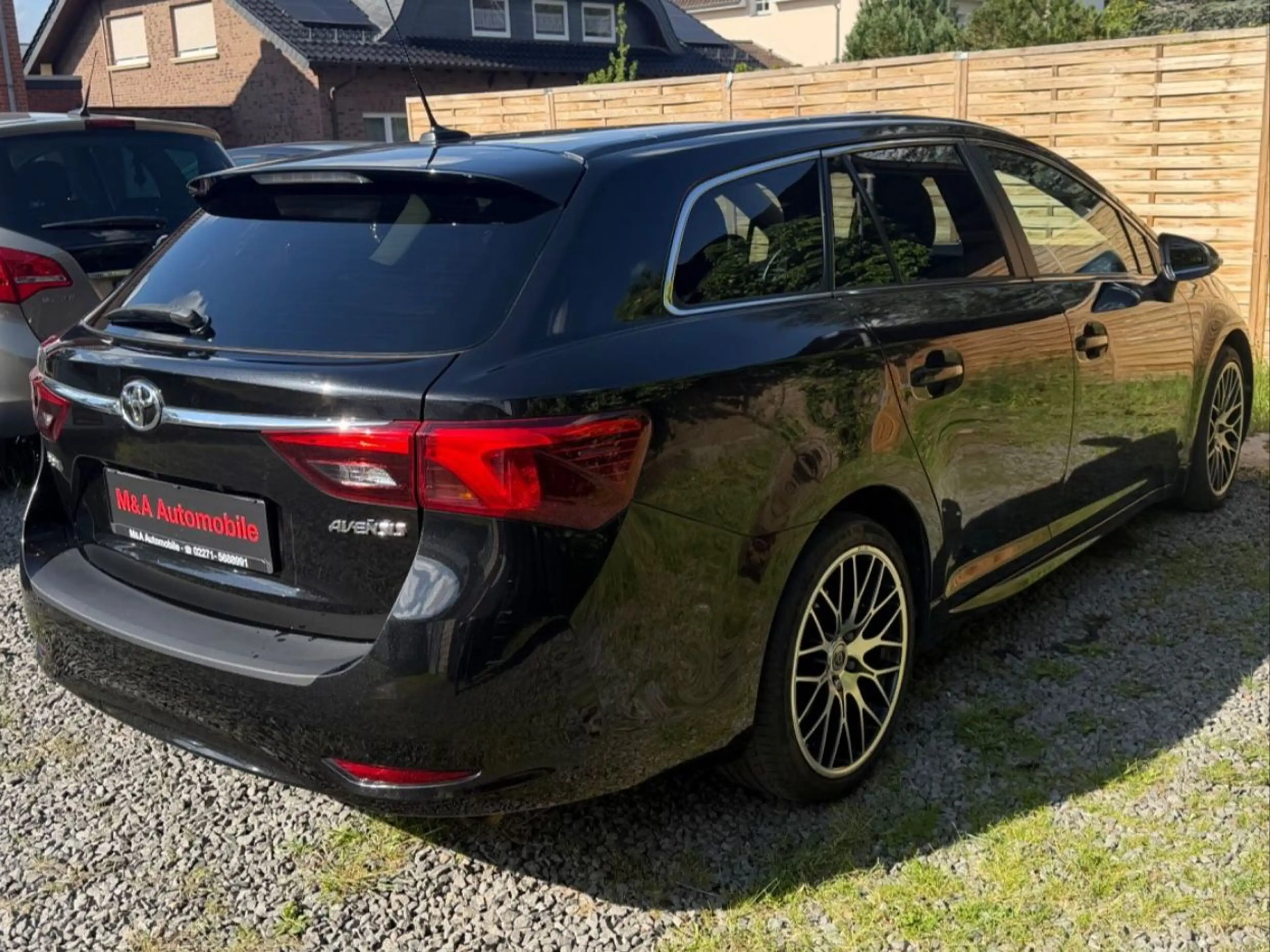 Toyota Avensis Touring Sports Business Edition*SCHECK* — photo 11