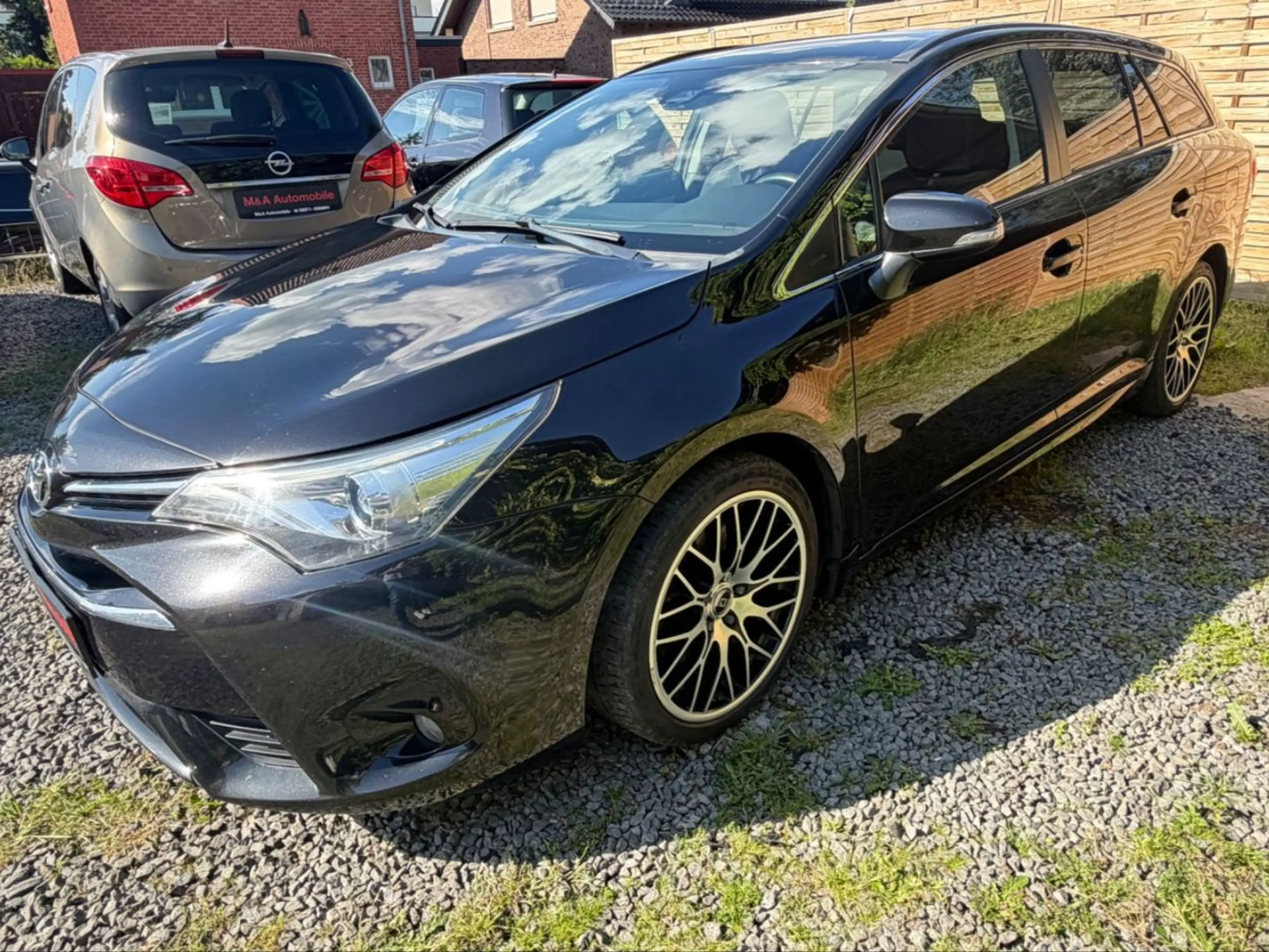 Toyota Avensis Touring Sports Business Edition*SCHECK* — photo 3
