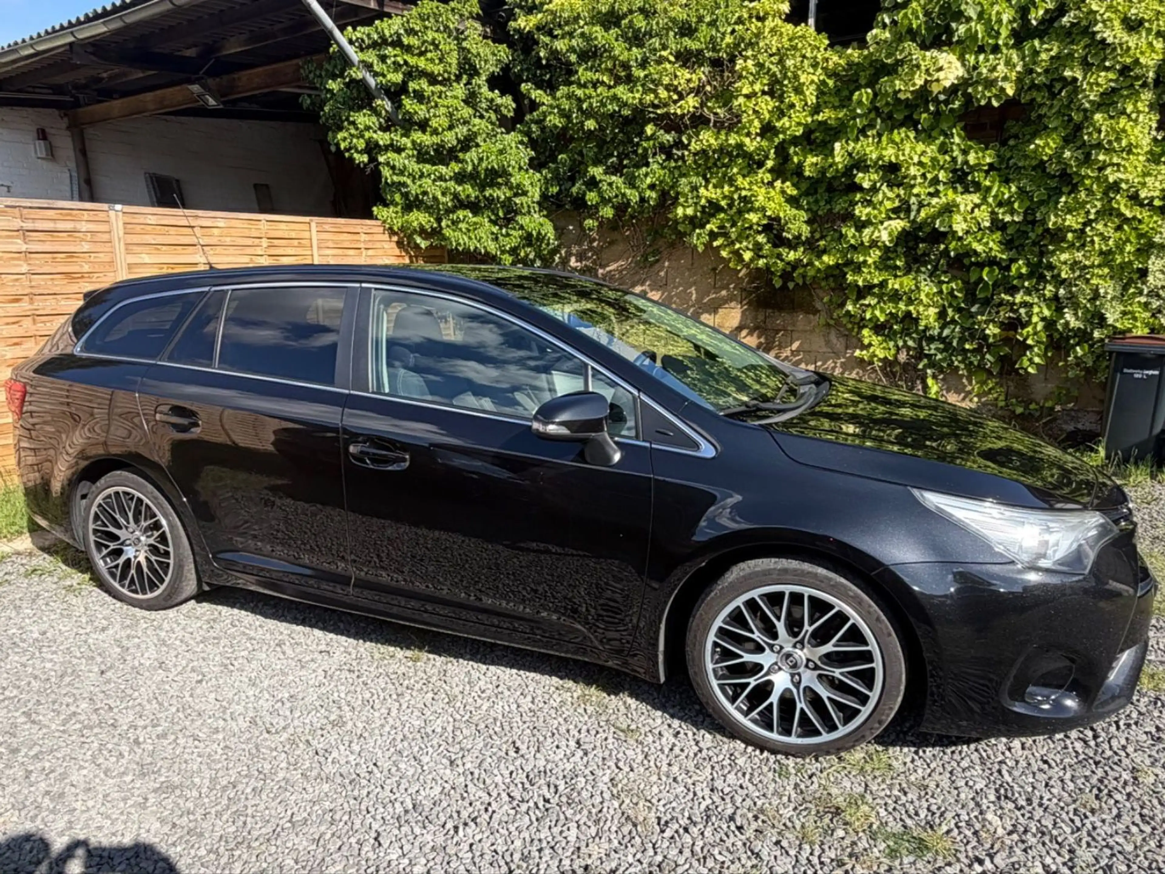 Toyota Avensis Touring Sports Business Edition*SCHECK* — photo 4