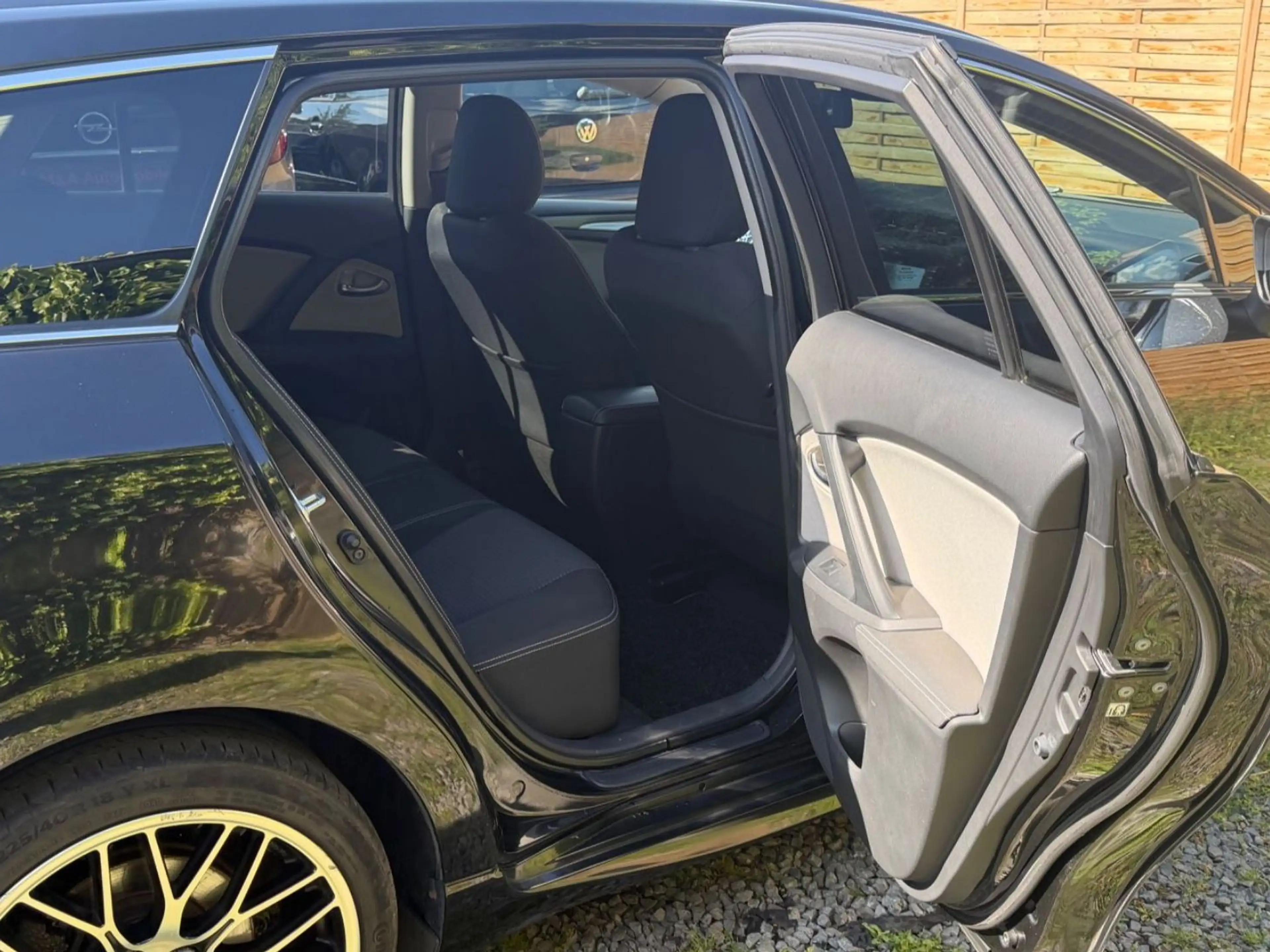 Toyota Avensis Touring Sports Business Edition*SCHECK* — photo 13