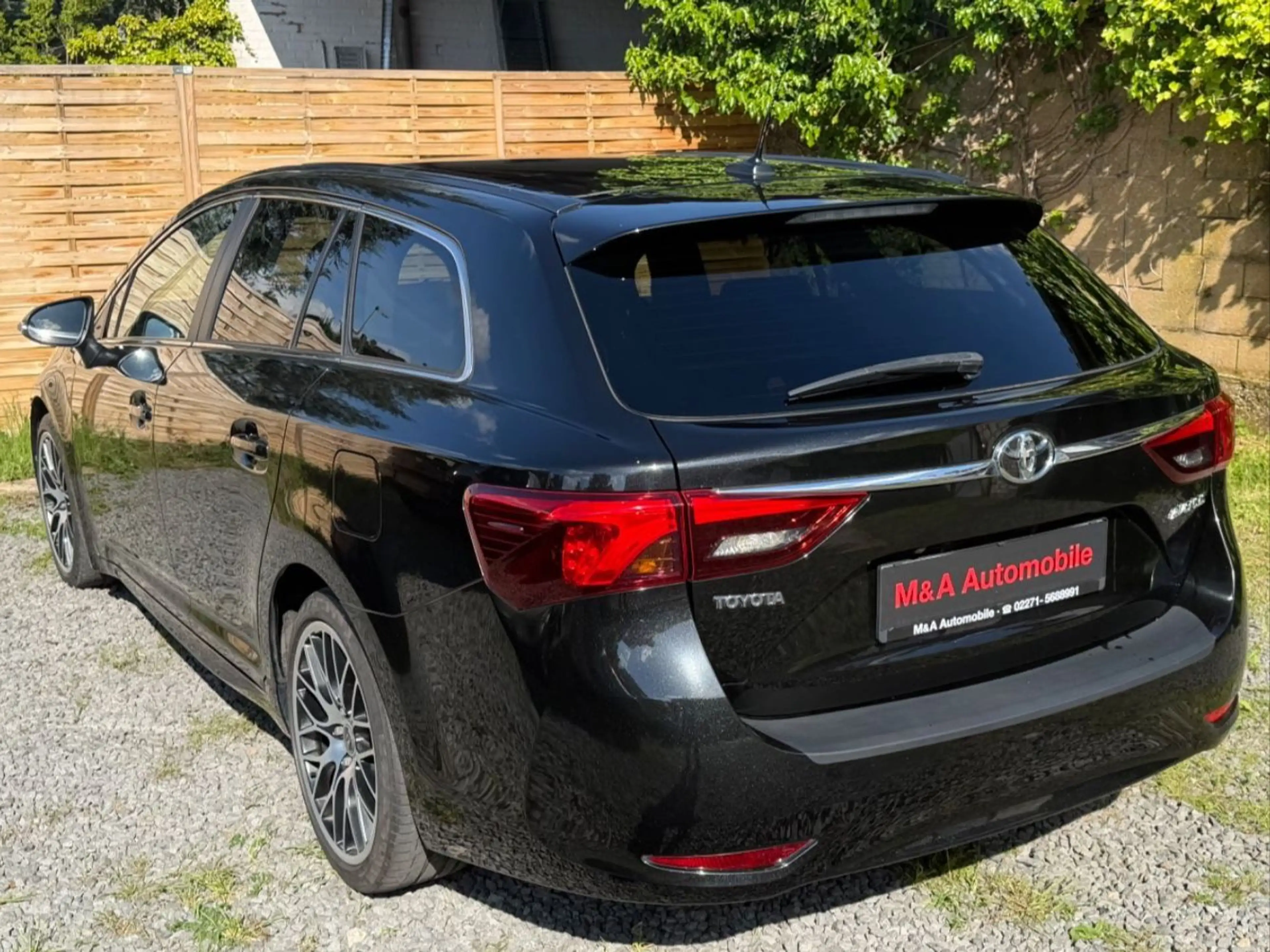 Toyota Avensis Touring Sports Business Edition*SCHECK* — photo 9