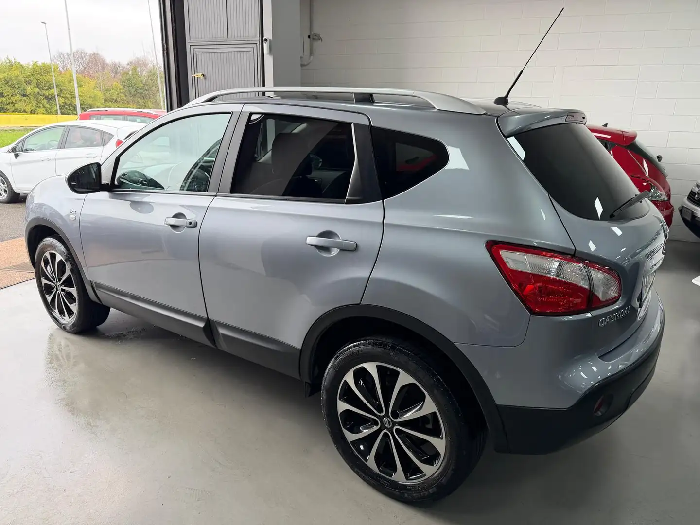 Nissan Qashqai 2.0 5p  16V TEKNA Silber - 2