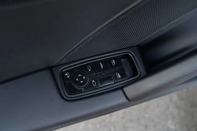 Porsche 992 view 13
