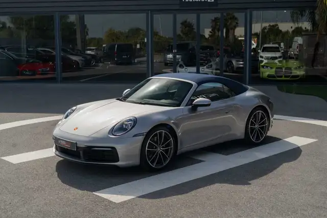 Porsche 911 view 5
